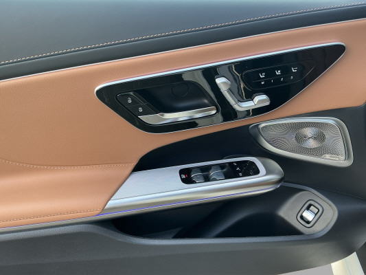 MERCEDES-BENZ CLE 300 4M Cabrio-image-9