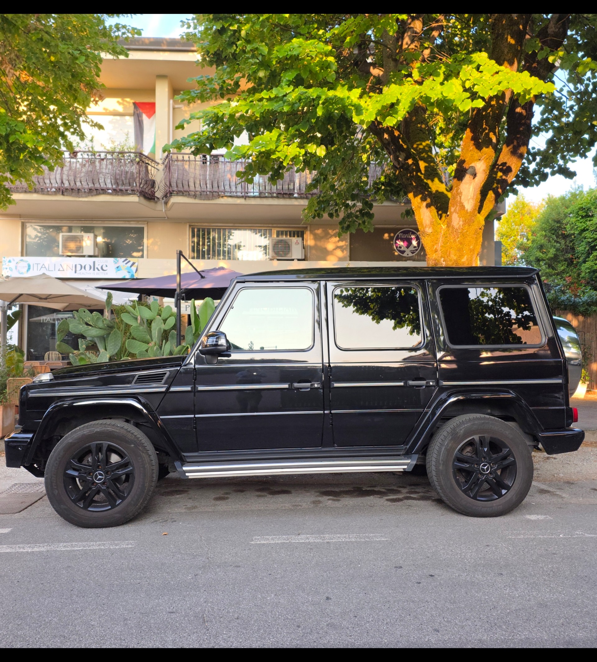 MERCEDES-BENZ G 350 d lang-image-2