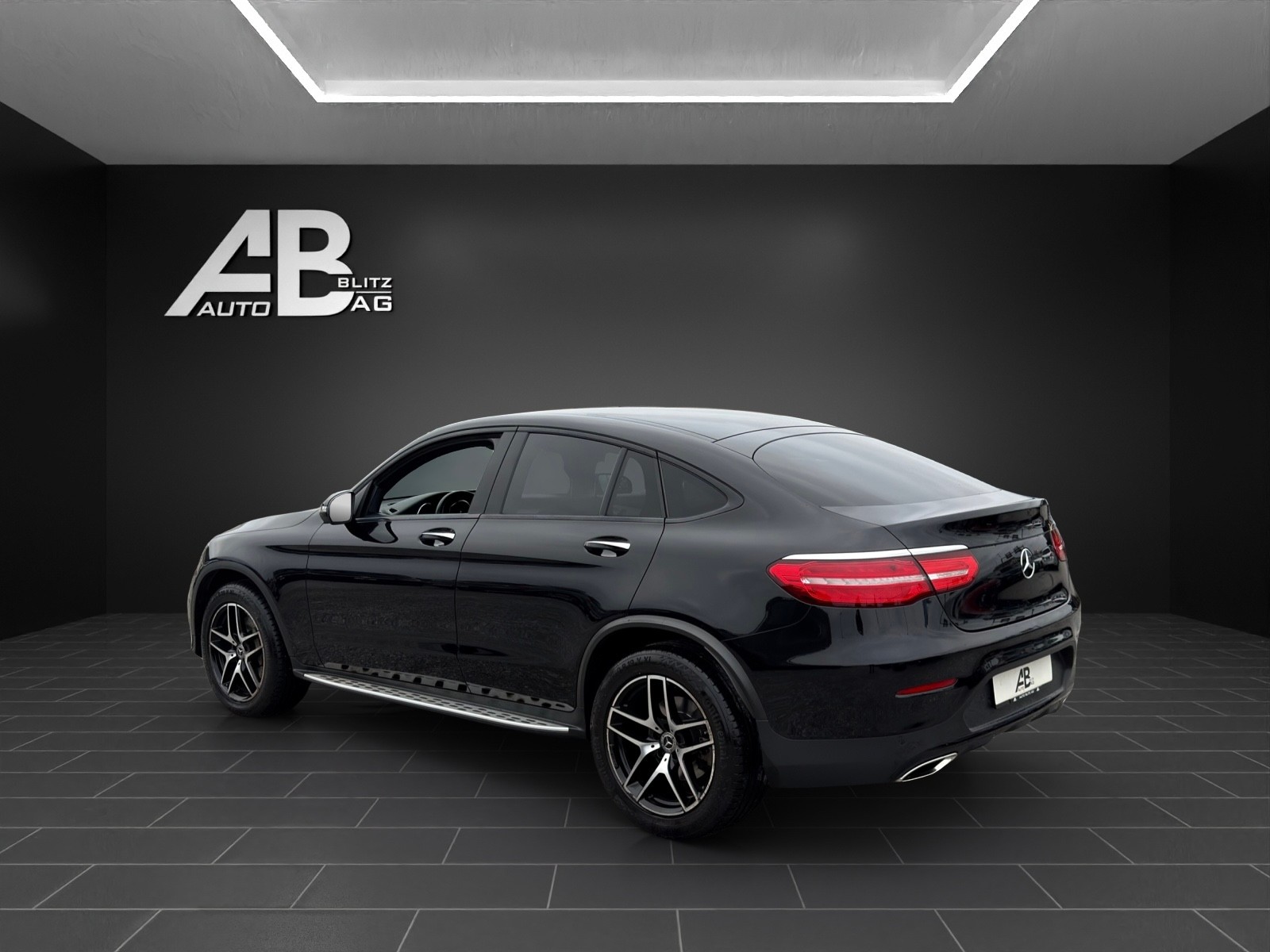 MERCEDES-BENZ GLC Coupé 250 AMG Line 4Matic 9G-Tronic mit 211 PS-image-2