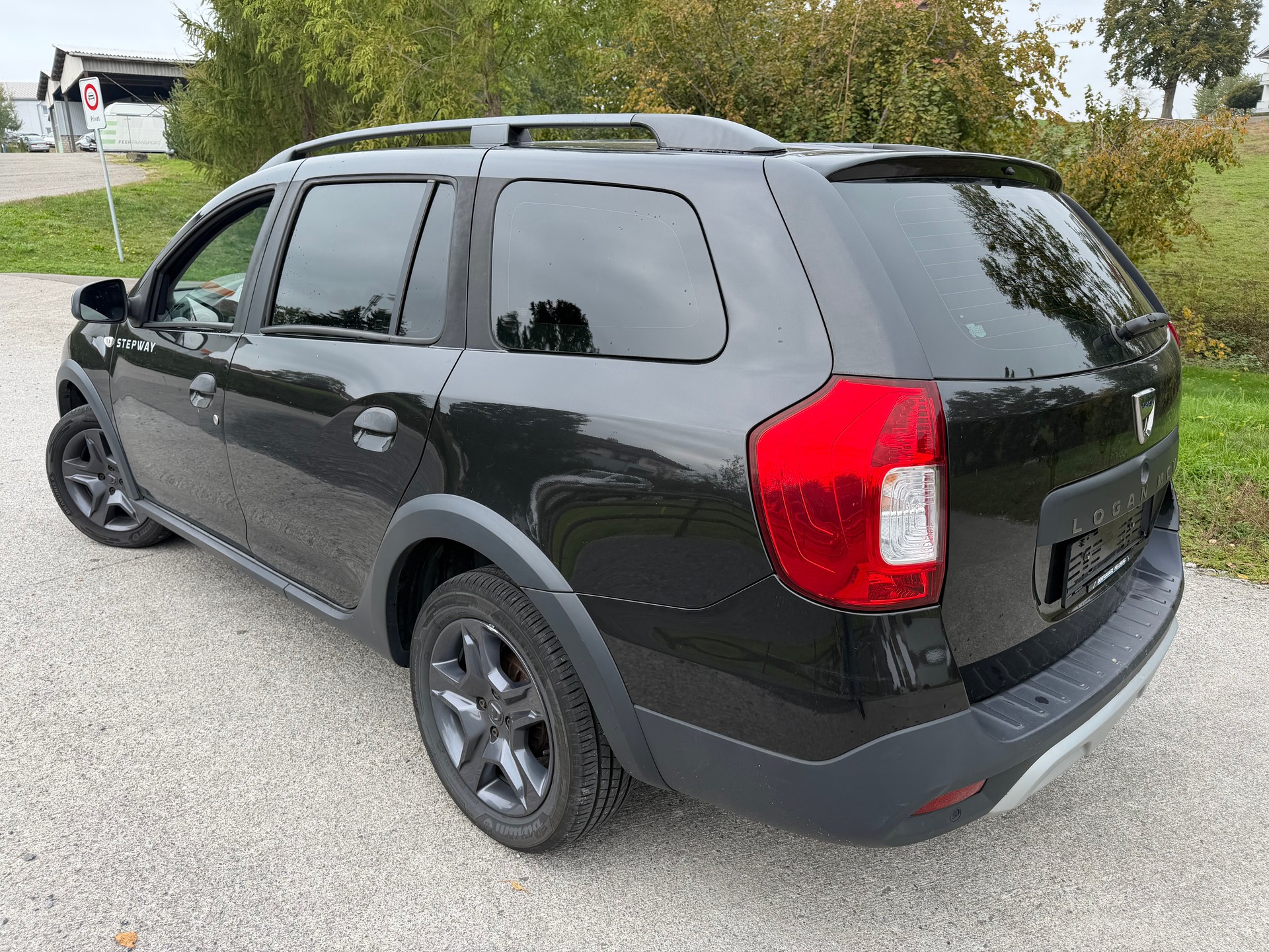 DACIA Logan MCV 0.9 Stepway Automatic-image-3