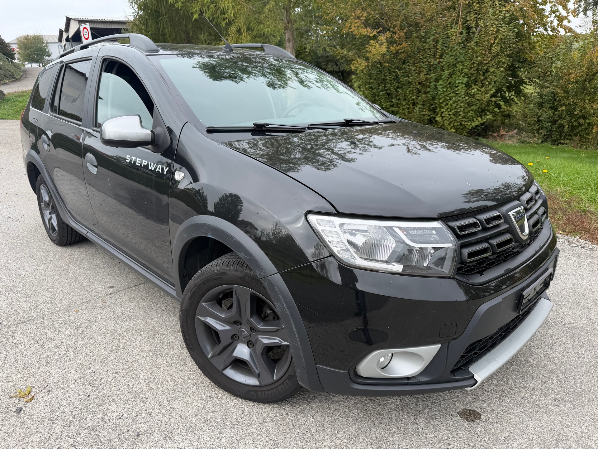 DACIA Logan MCV 0.9 Stepway Automatic-image-0