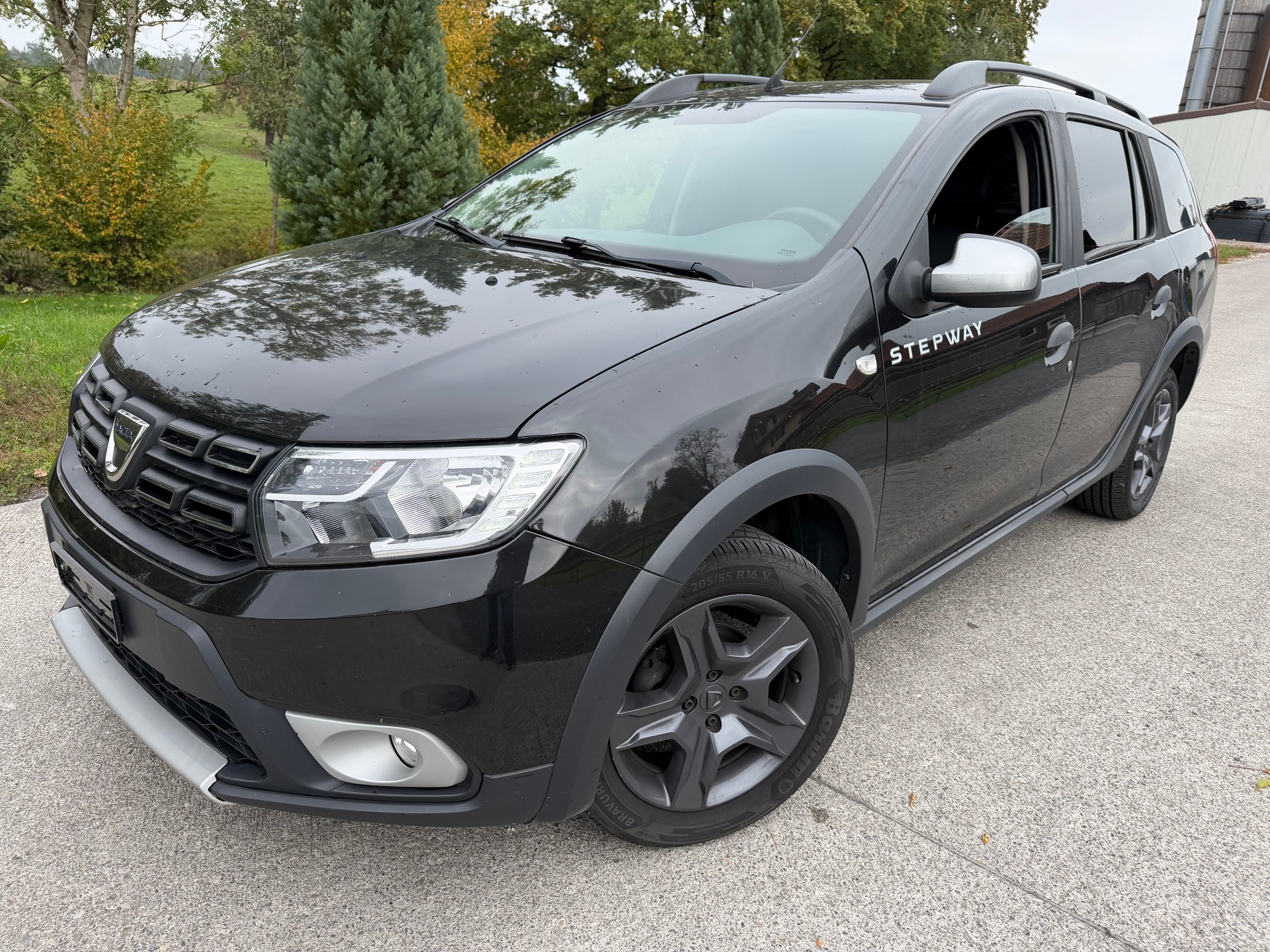 DACIA Logan MCV 0.9 Stepway Automatic-image-1