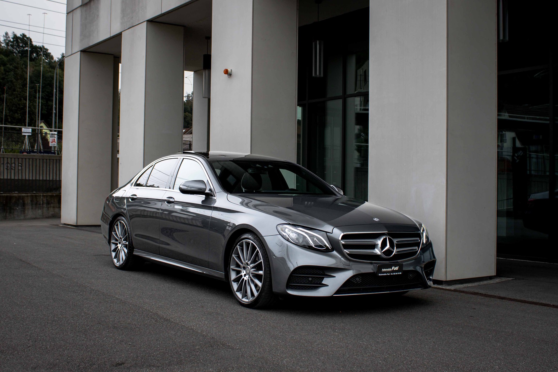 MERCEDES-BENZ E 200 AMG Line 4Matic 9G-Tronic-image-3