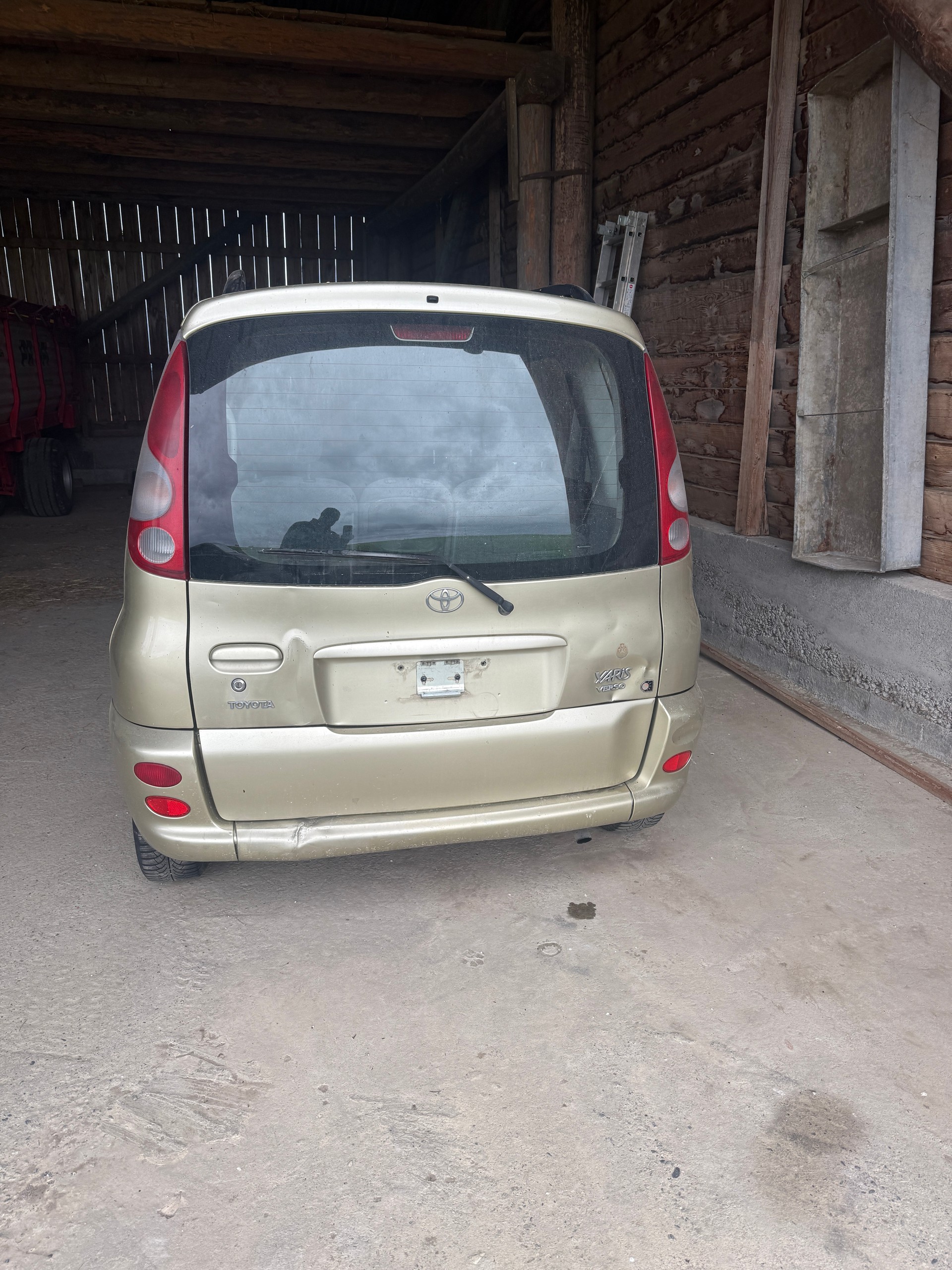 TOYOTA Yaris Verso 1.3 Linea Luna-image-3