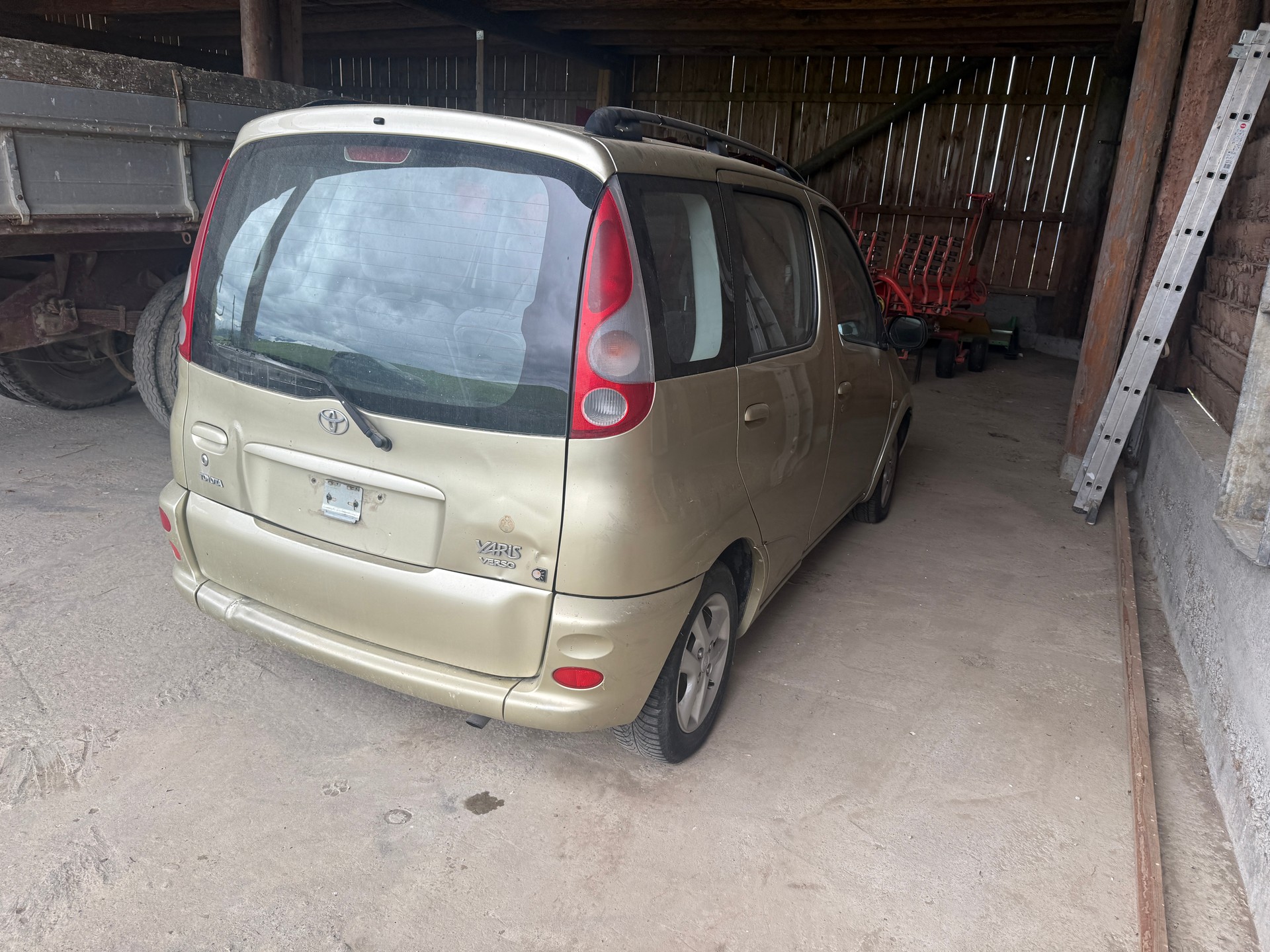 TOYOTA Yaris Verso 1.3 Linea Luna-image-5