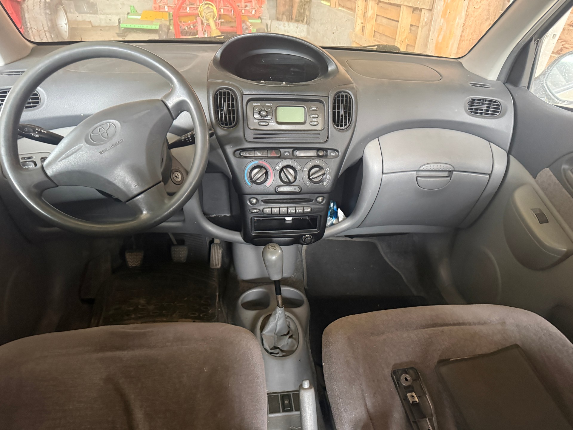 TOYOTA Yaris Verso 1.3 Linea Luna-image-8