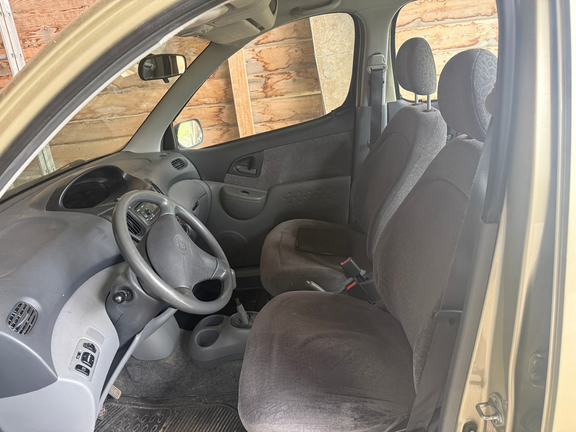 TOYOTA Yaris Verso 1.3 Linea Luna-image-7