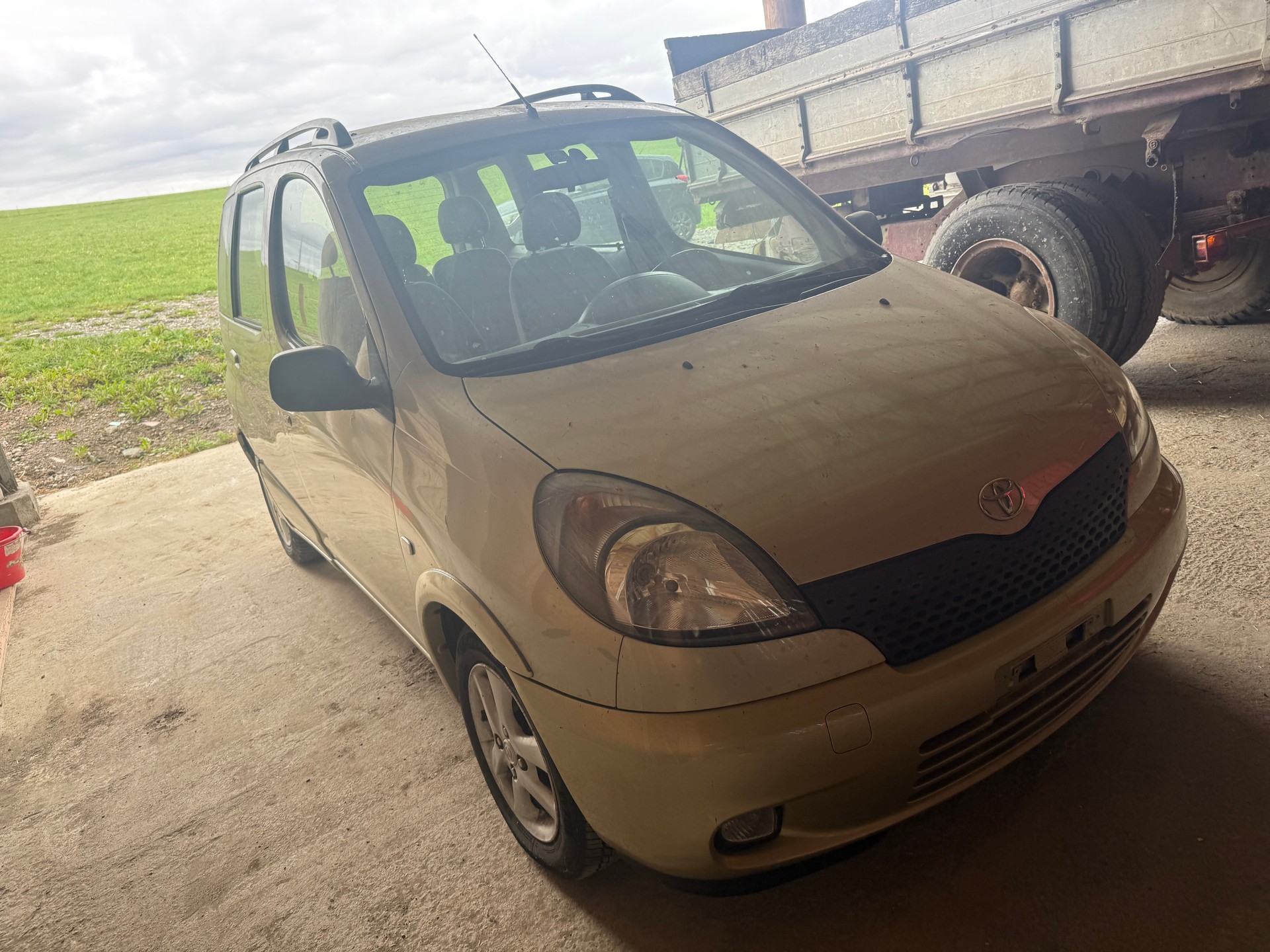 TOYOTA Yaris Verso 1.3 Linea Luna-image-2