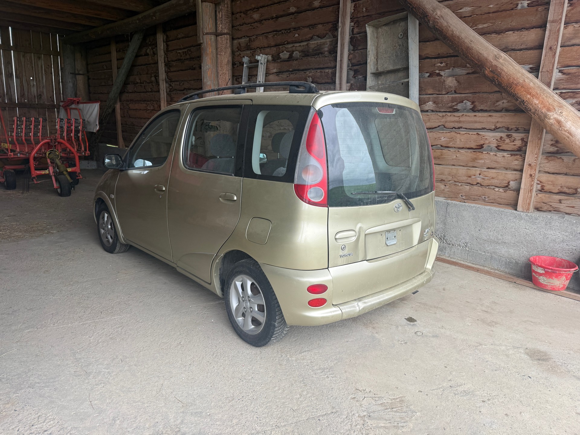 TOYOTA Yaris Verso 1.3 Linea Luna-image-4