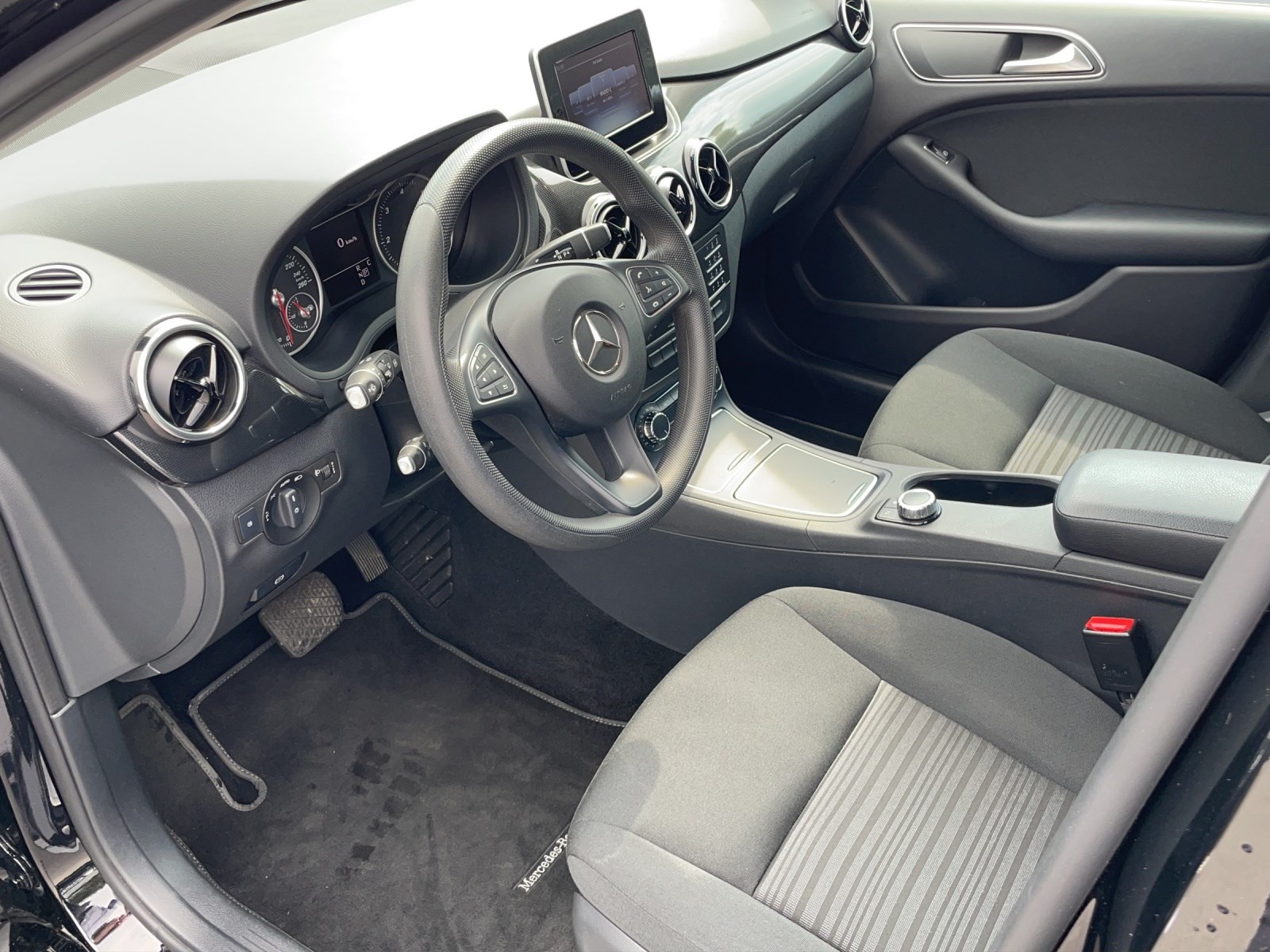 MERCEDES-BENZ B 220 CDI 4Matic-image-7