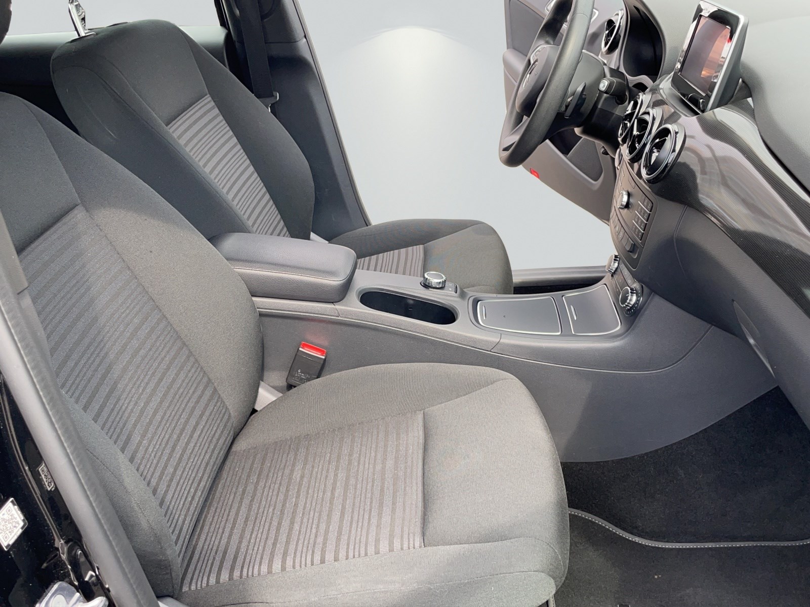 MERCEDES-BENZ B 220 CDI 4Matic-image-8