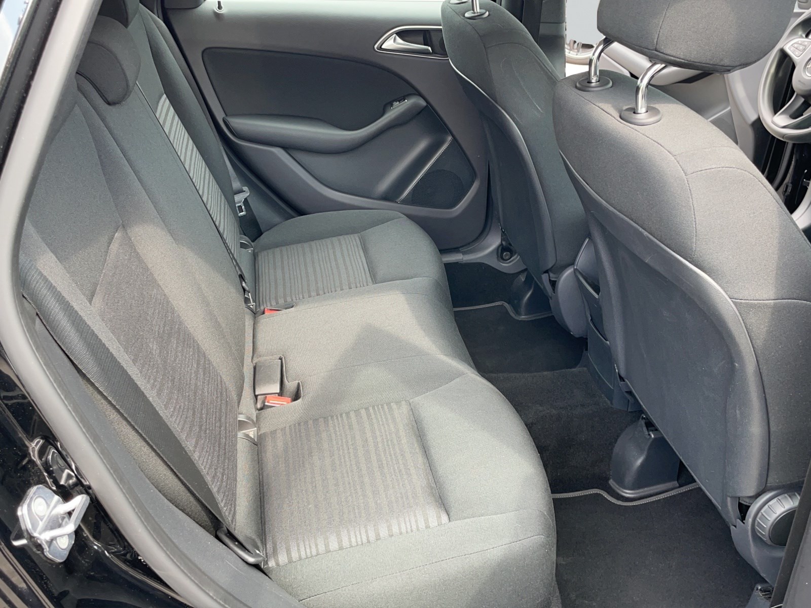 MERCEDES-BENZ B 220 CDI 4Matic-image-10