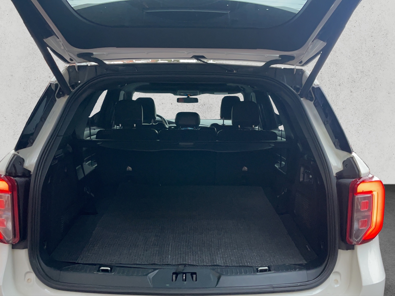 FORD Explorer 3.0 V6 Plug-in Hybrid ST-Line-image-12