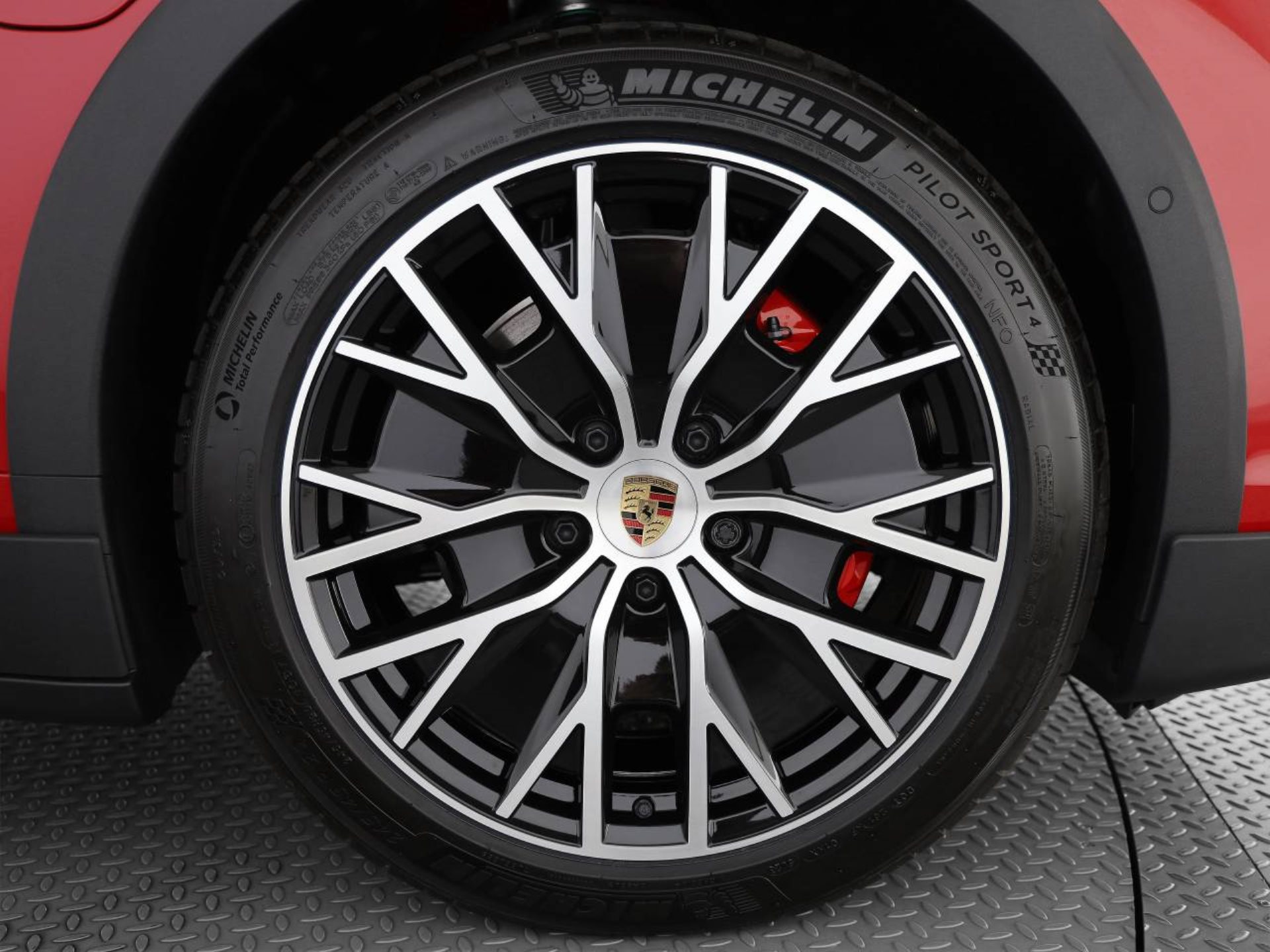 PORSCHE Taycan 4S Cross Turismo-image-7