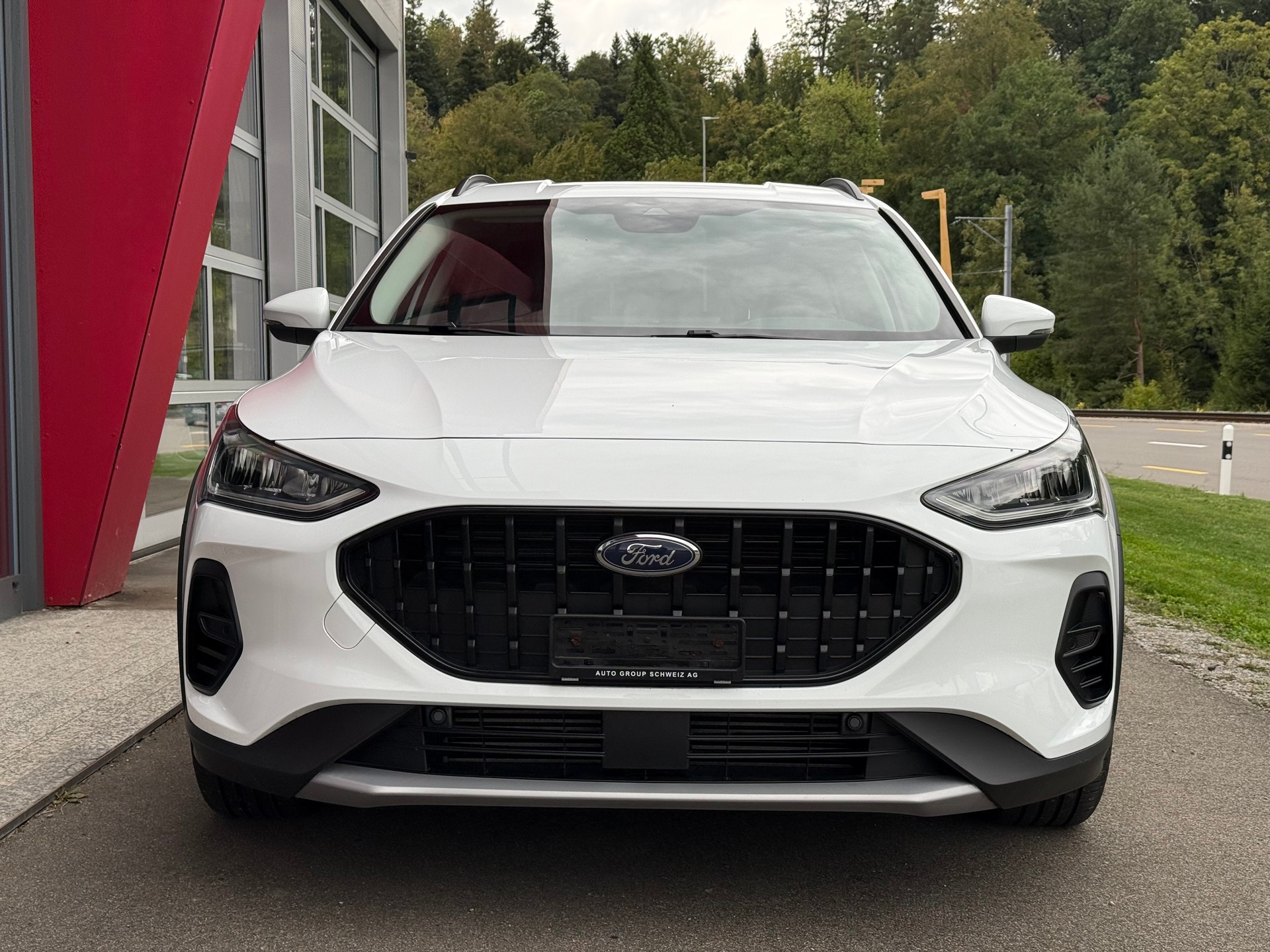 FORD Focus 1.0 MHEV Active Vignale Automat LEASING AB 309.73 CHF / MONAT-showroom-element-3