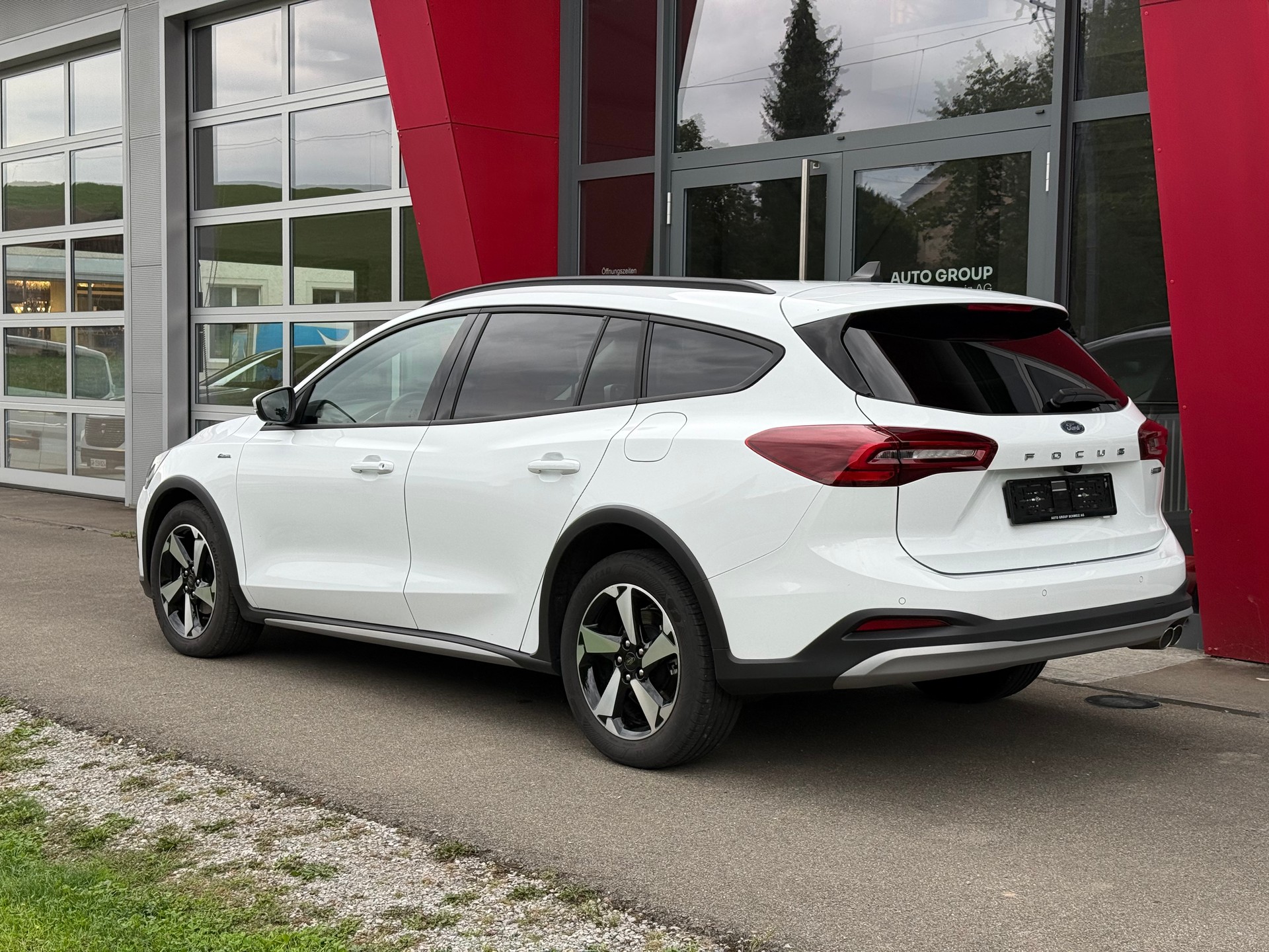 FORD Focus 1.0 MHEV Active Vignale Automat LEASING AB 309.73 CHF / MONAT-showroom-element-2