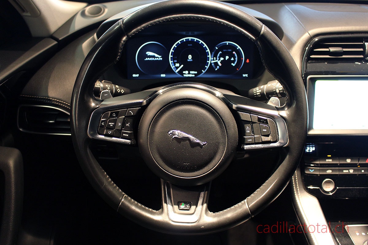 JAGUAR F-Pace 25d R-Sport AWD-image-11
