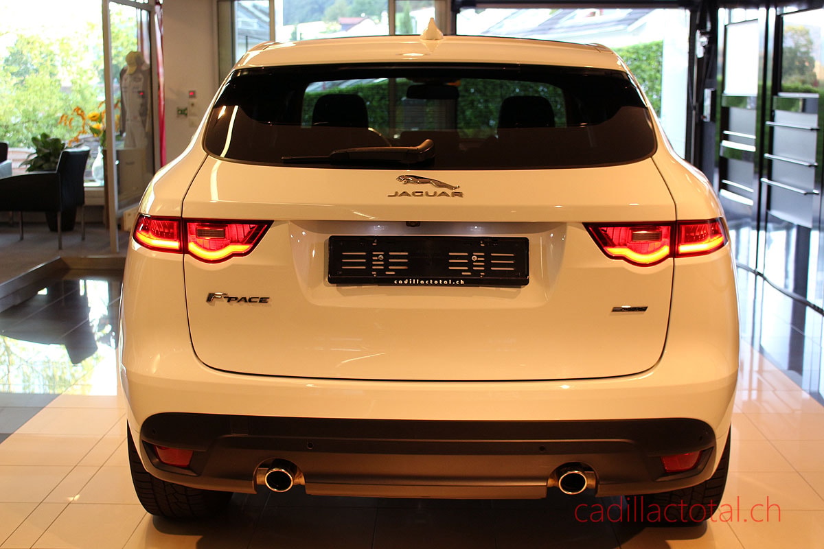 JAGUAR F-Pace 25d R-Sport AWD-image-5
