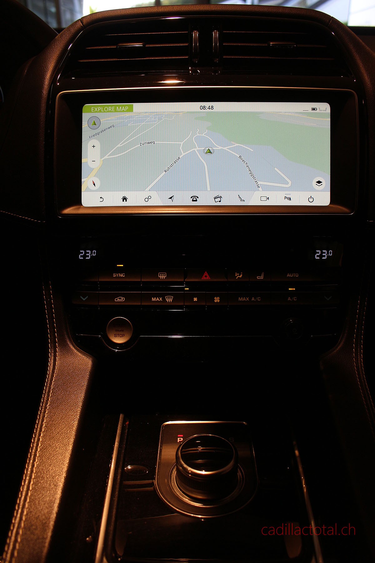 JAGUAR F-Pace 25d R-Sport AWD-image-12