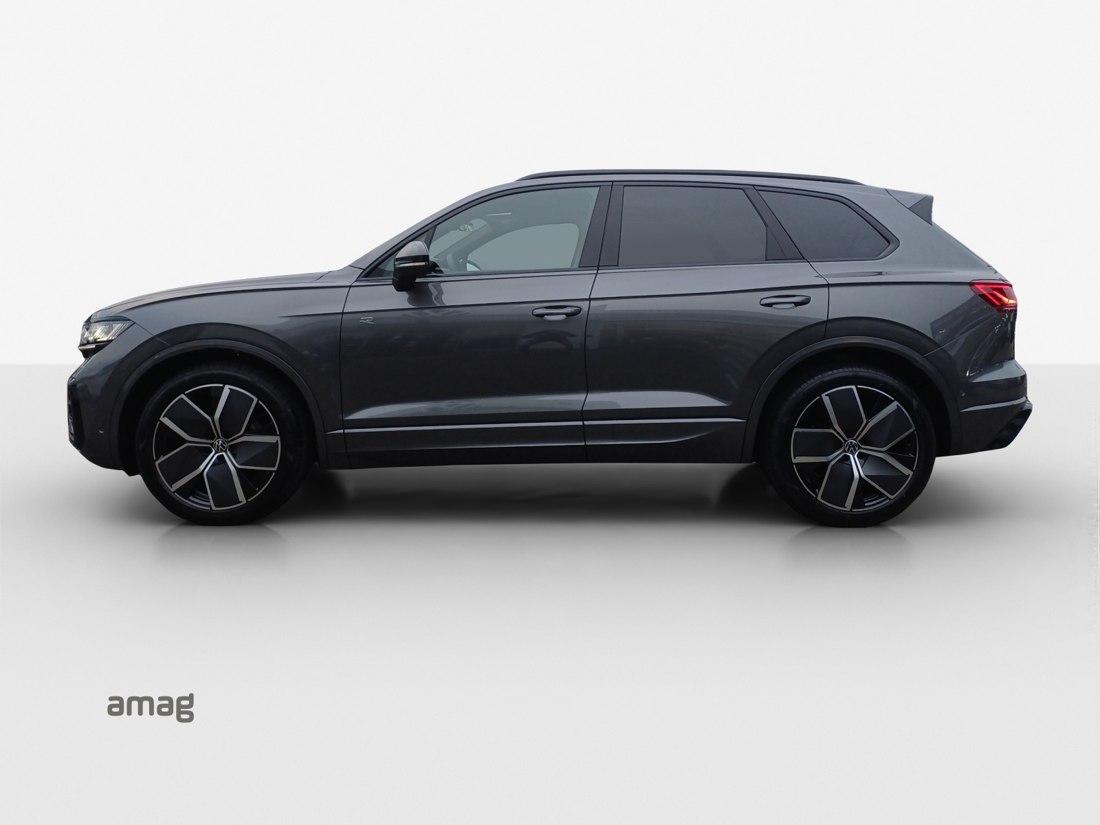 VW Touareg 3.0 TDI R-Line Tiptronic-image-1
