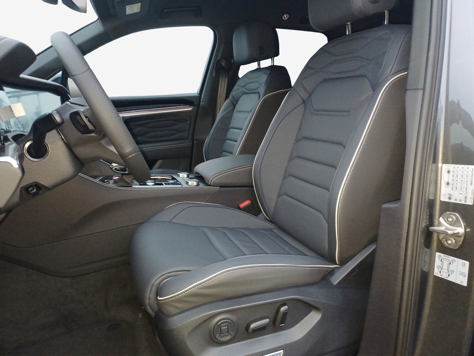 VW Touareg 3.0 TDI R-Line Tiptronic-image-7