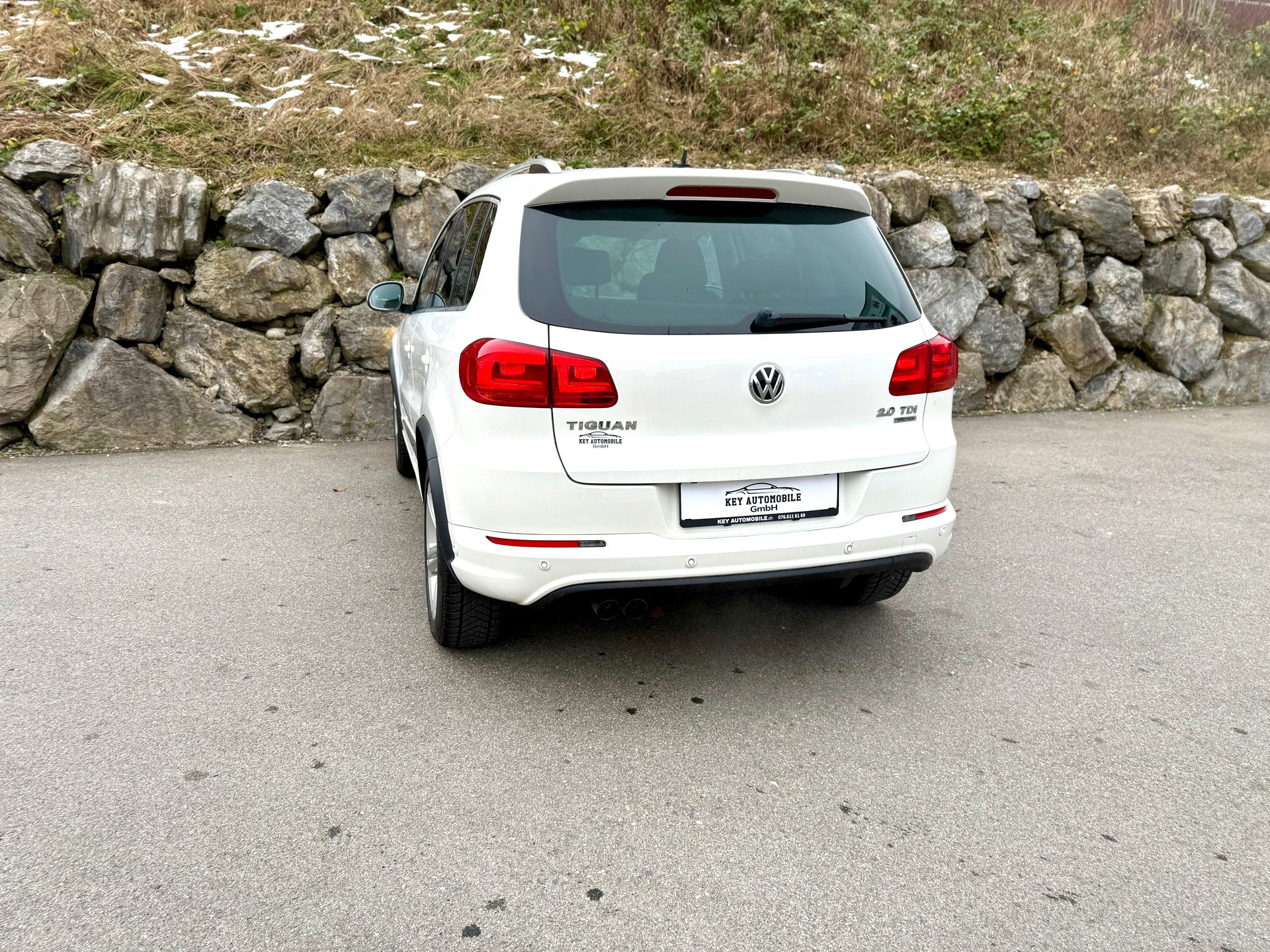 VW Tiguan 2.0 TDI BMT R-Line 4Motion DSG-image-2