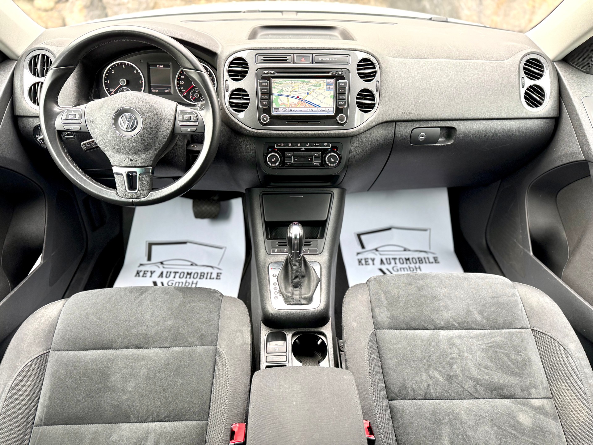 VW Tiguan 2.0 TDI BMT R-Line 4Motion DSG-image-9