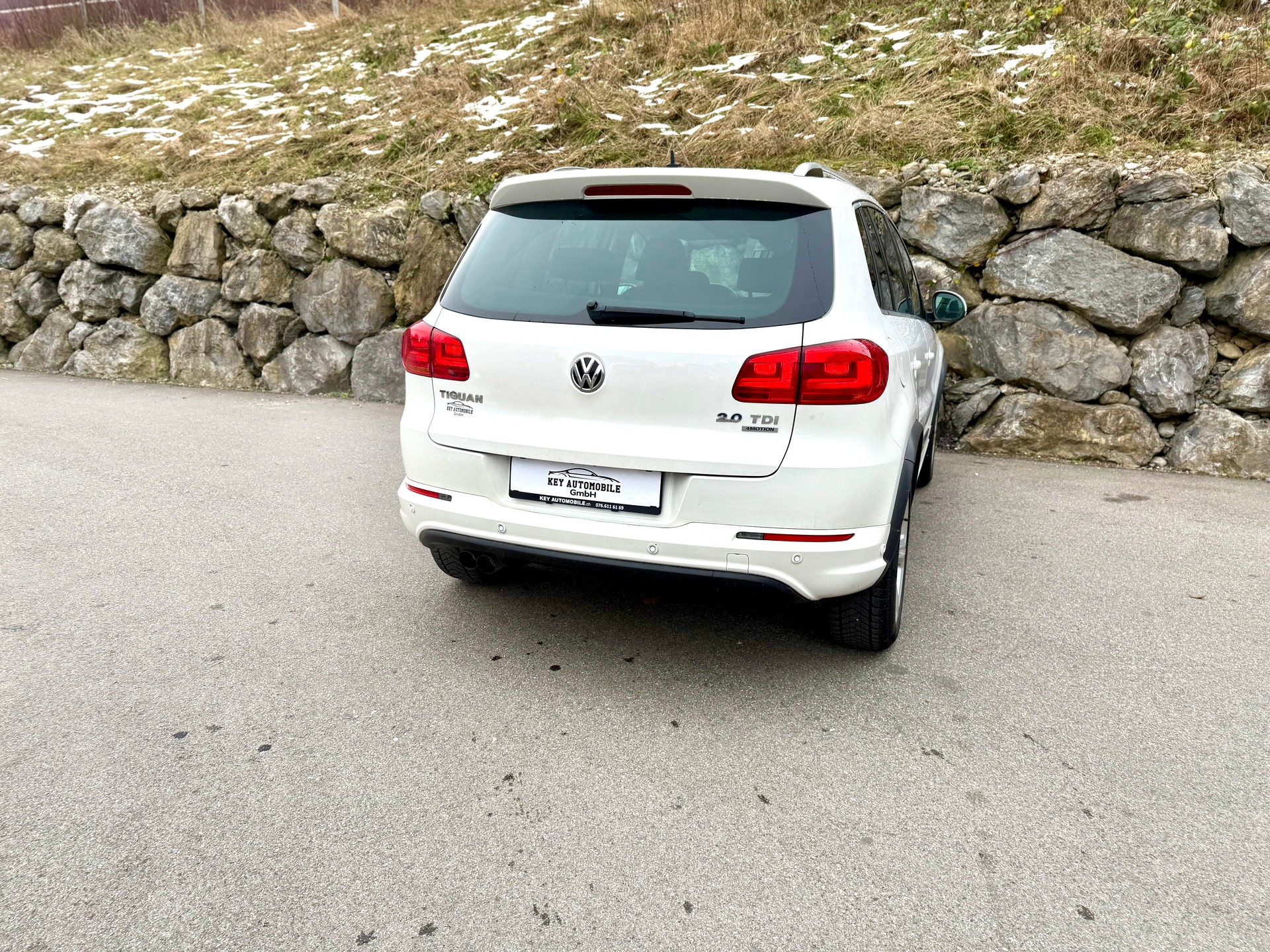 VW Tiguan 2.0 TDI BMT R-Line 4Motion DSG-image-3