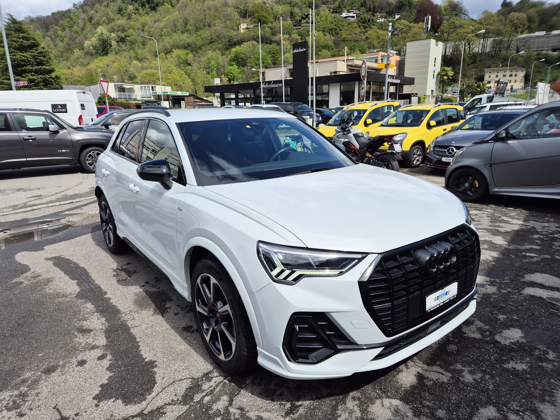AUDI Q3 40 TDI S line quattro S-tronic-image-0