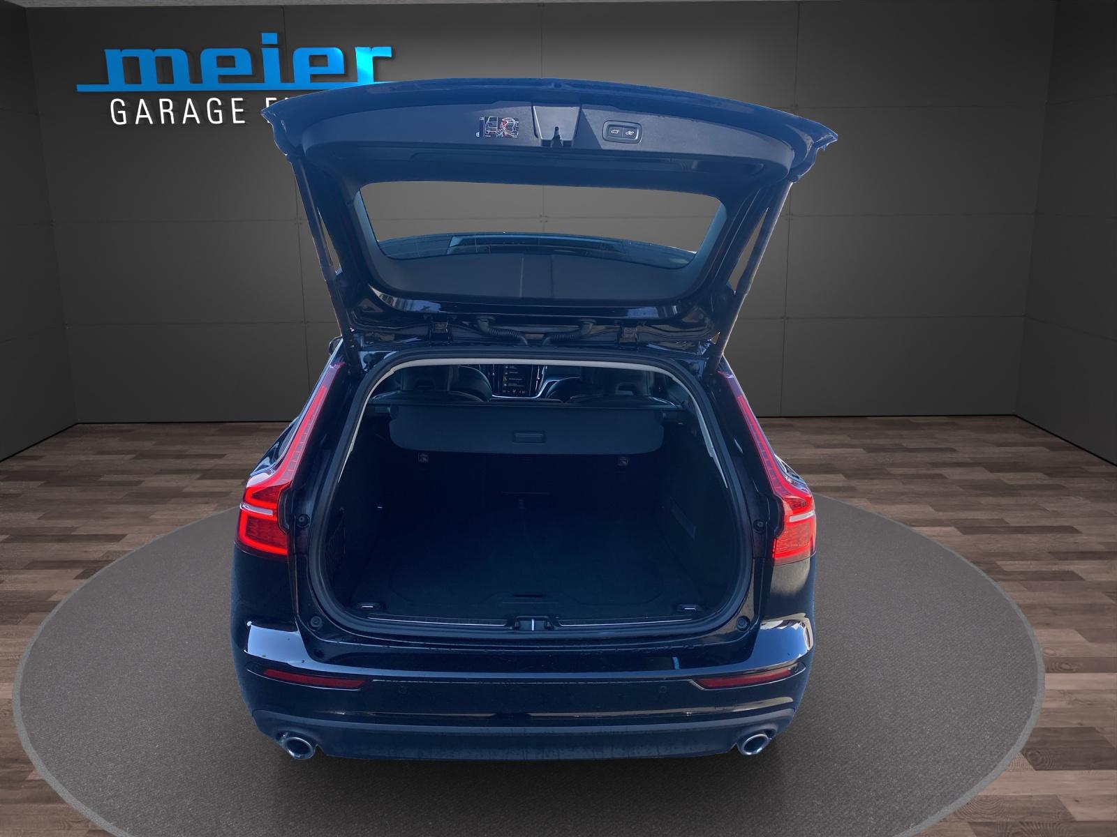 VOLVO V60 2.0 D3 Momentum AWD-image-15