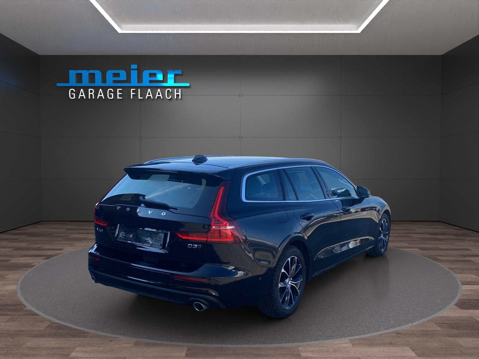 VOLVO V60 2.0 D3 Momentum AWD-image-4