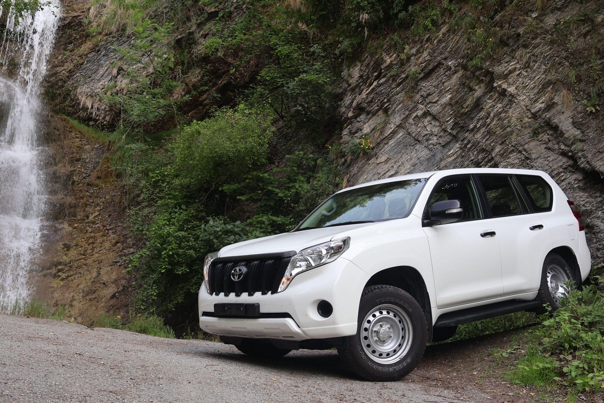 TOYOTA Land Cruiser 2.8TD Luna Automatic-image-1