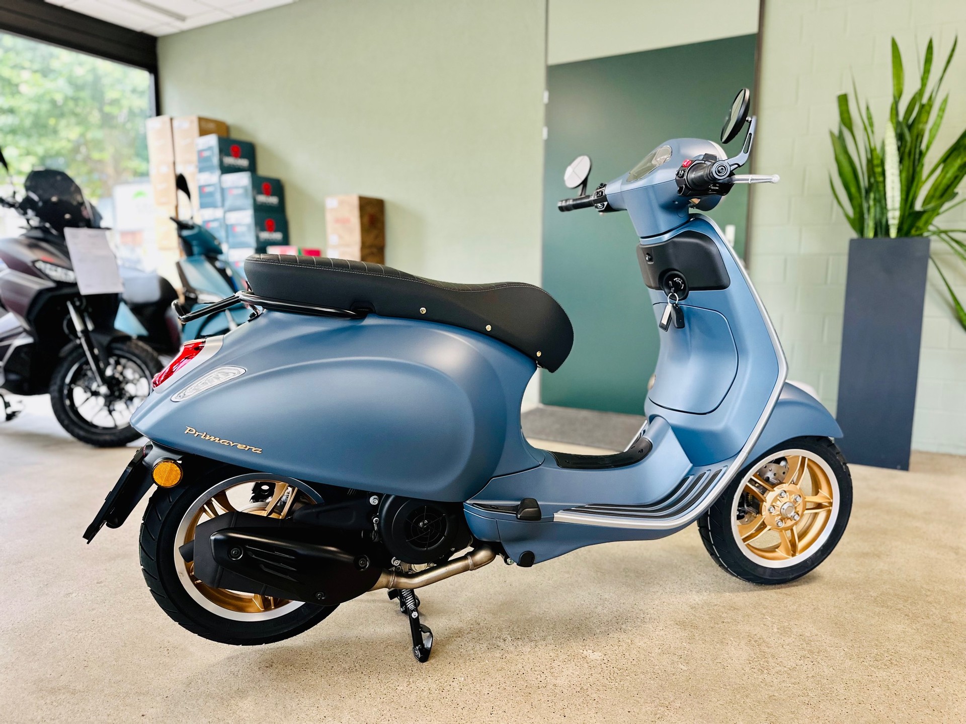 PIAGGIO Vespa 125 Primavera-showroom-element-2