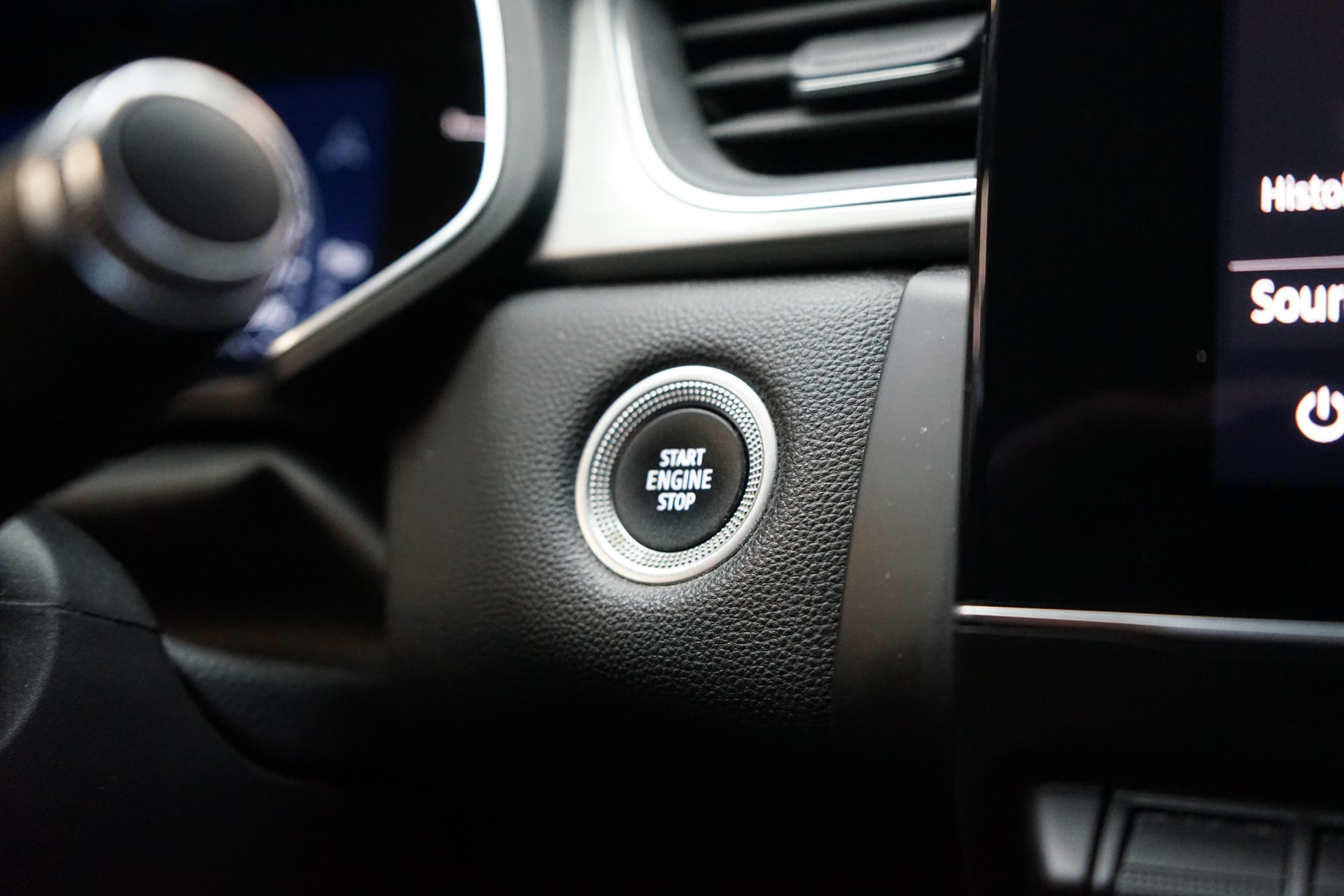 RENAULT Captur 1.3 TCe EDC Intens EDC-image-12