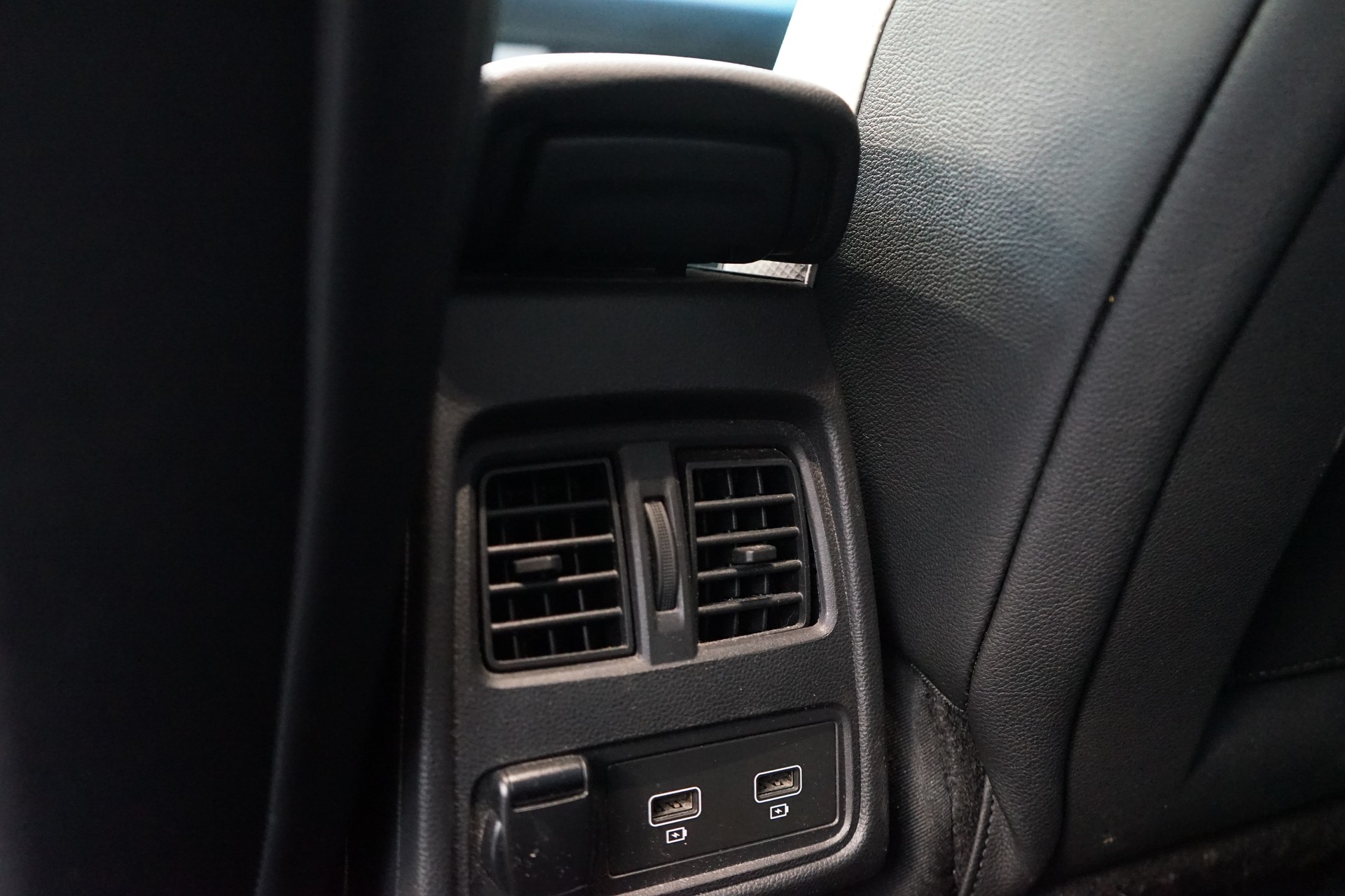 RENAULT Captur 1.3 TCe EDC Intens EDC-image-16