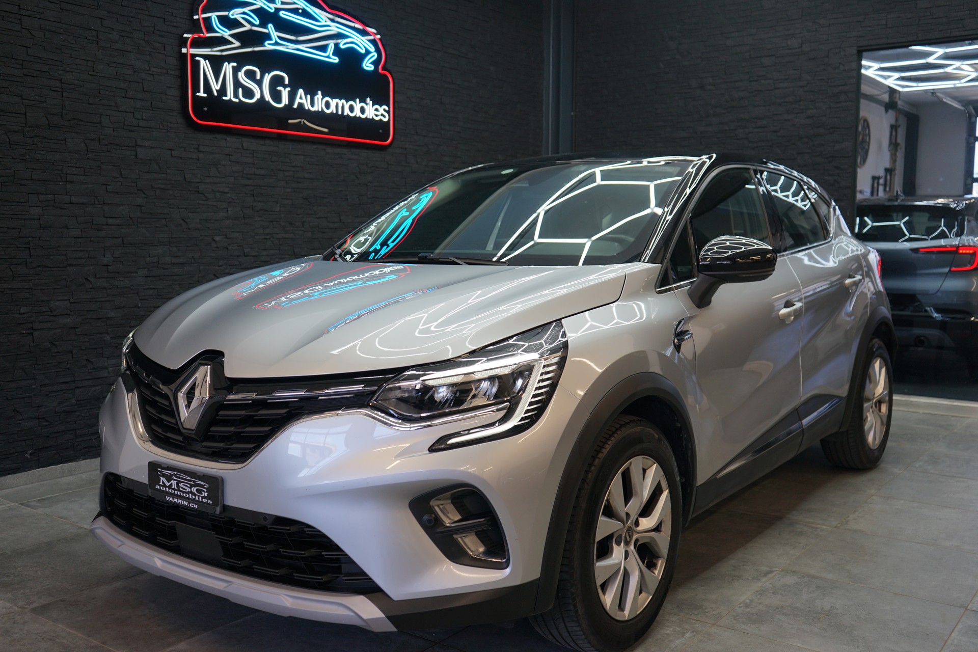 RENAULT Captur 1.3 TCe EDC Intens EDC-image-0