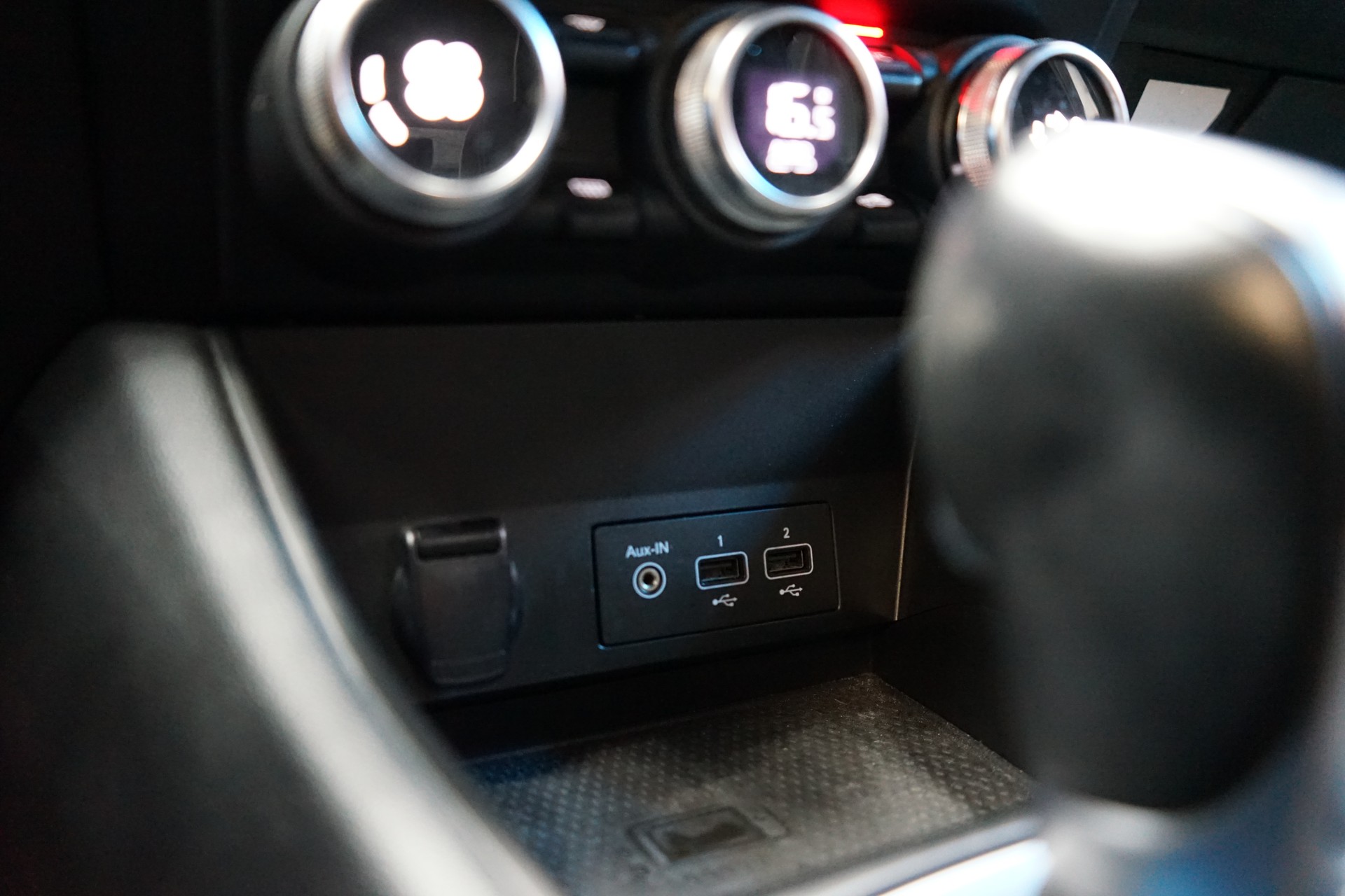 RENAULT Captur 1.3 TCe EDC Intens EDC-image-13