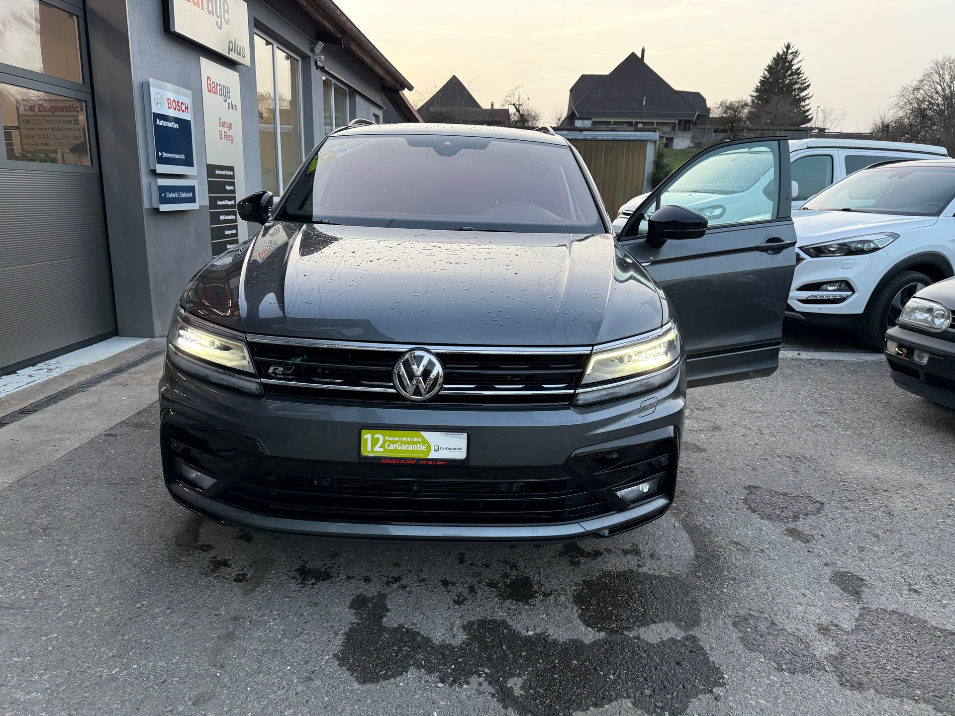 VW Tiguan 2.0 TDI SCR Highline 4Motion DSG-image-2