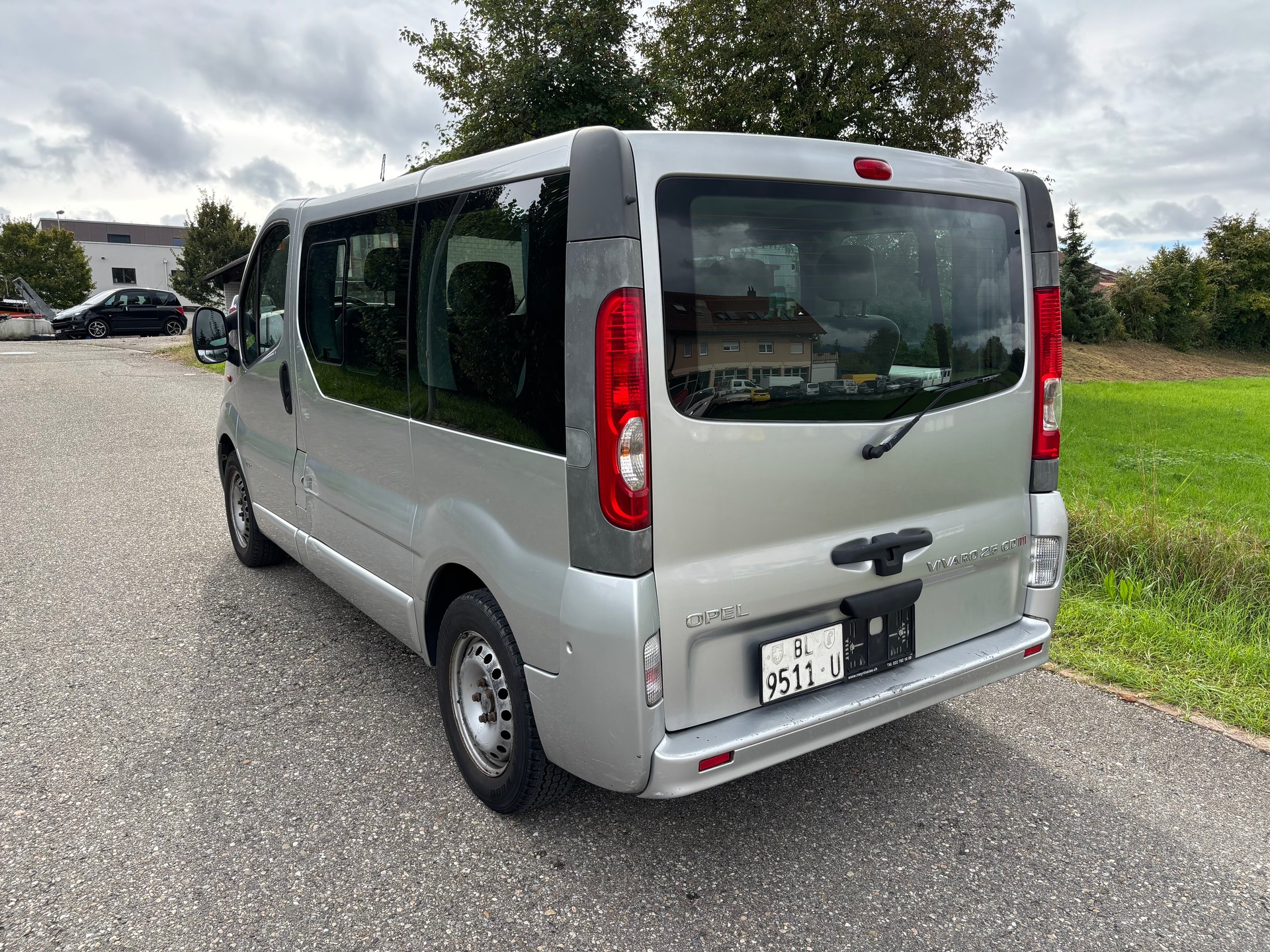 OPEL Vivaro Life 2.5CDTI 2.7t L1H1-image-4
