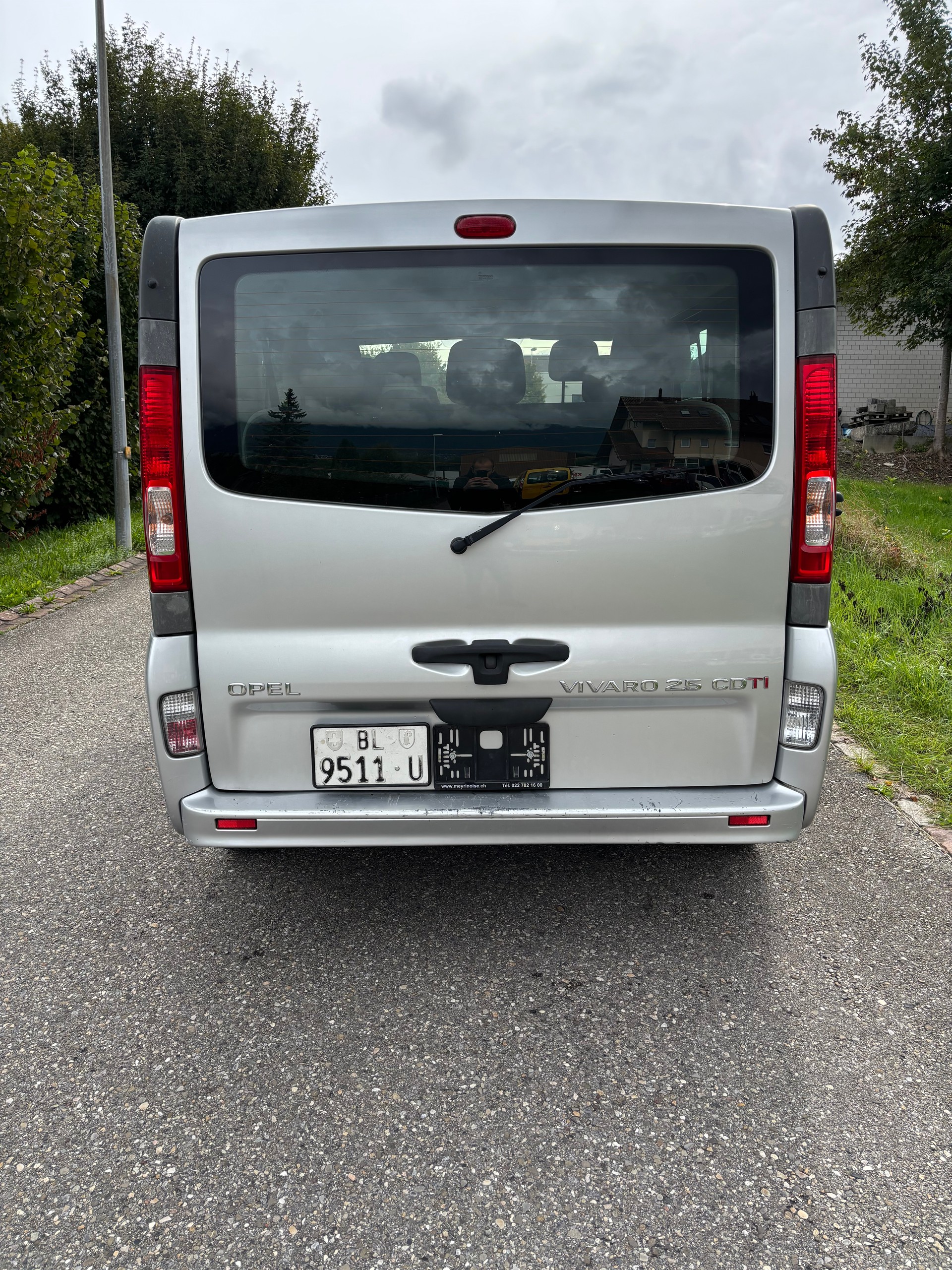 OPEL Vivaro Life 2.5CDTI 2.7t L1H1-image-6