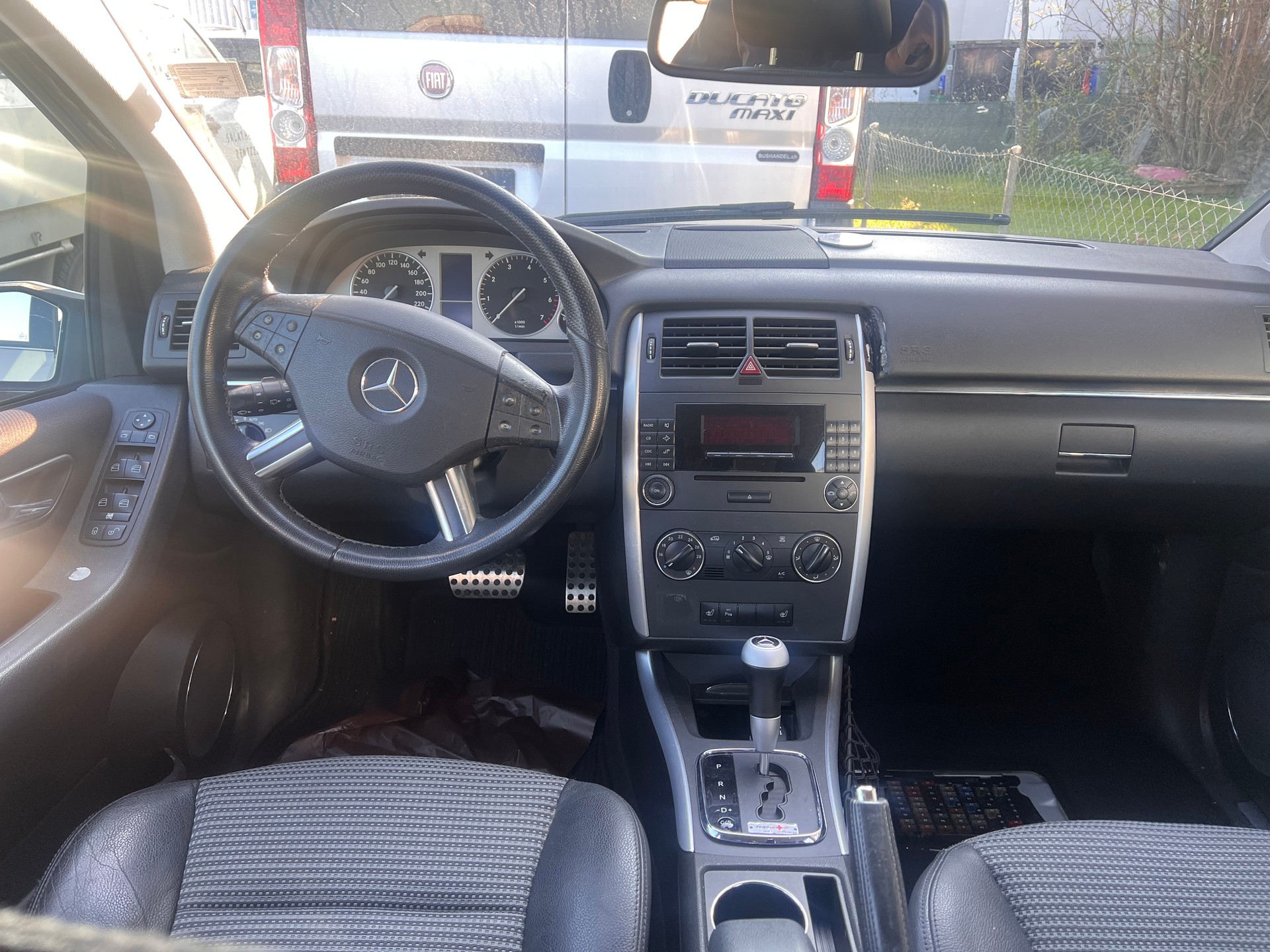 MERCEDES-BENZ B 200-image-5
