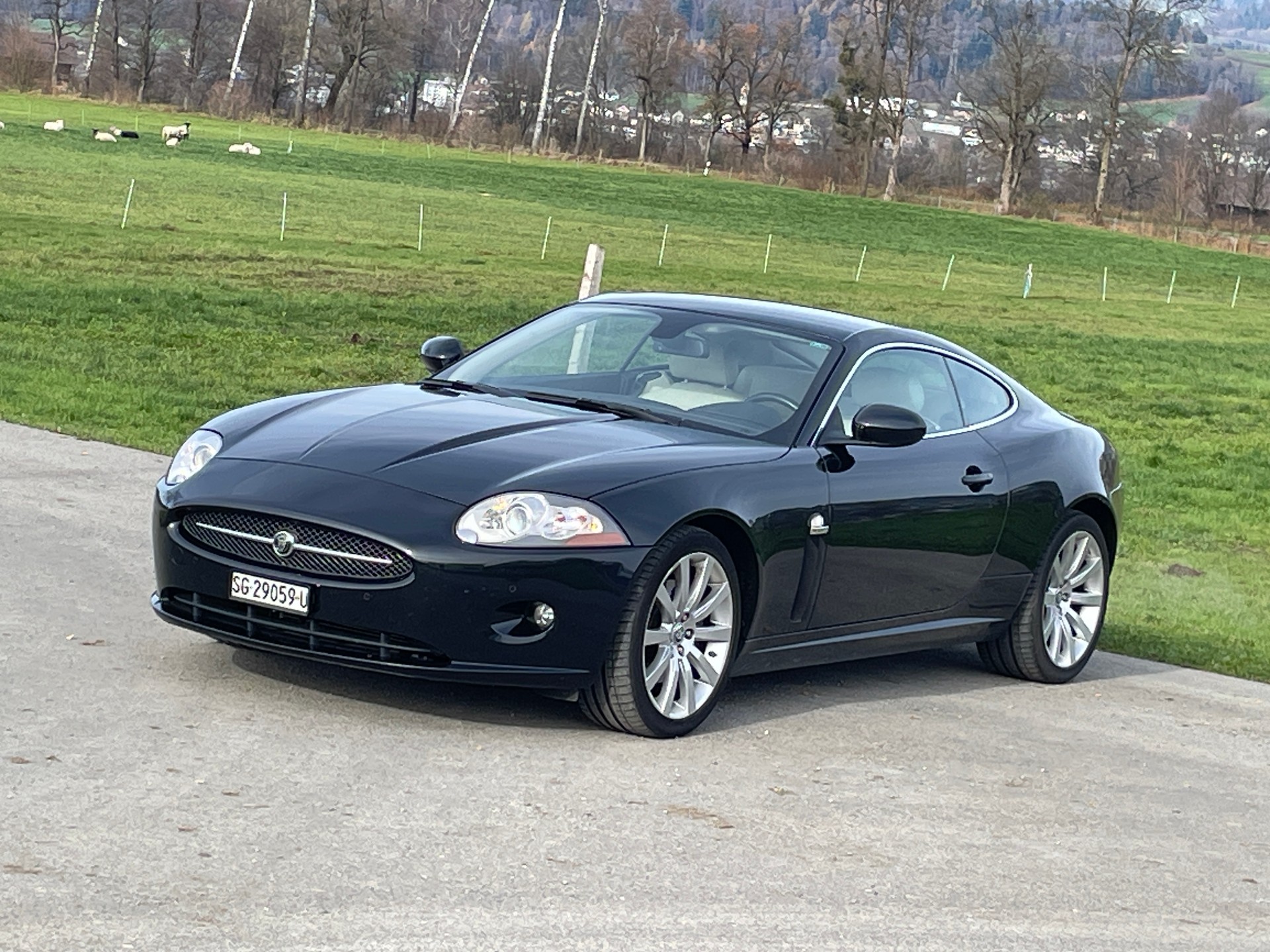 JAGUAR XK 4.2 V8 Automatic-image-1