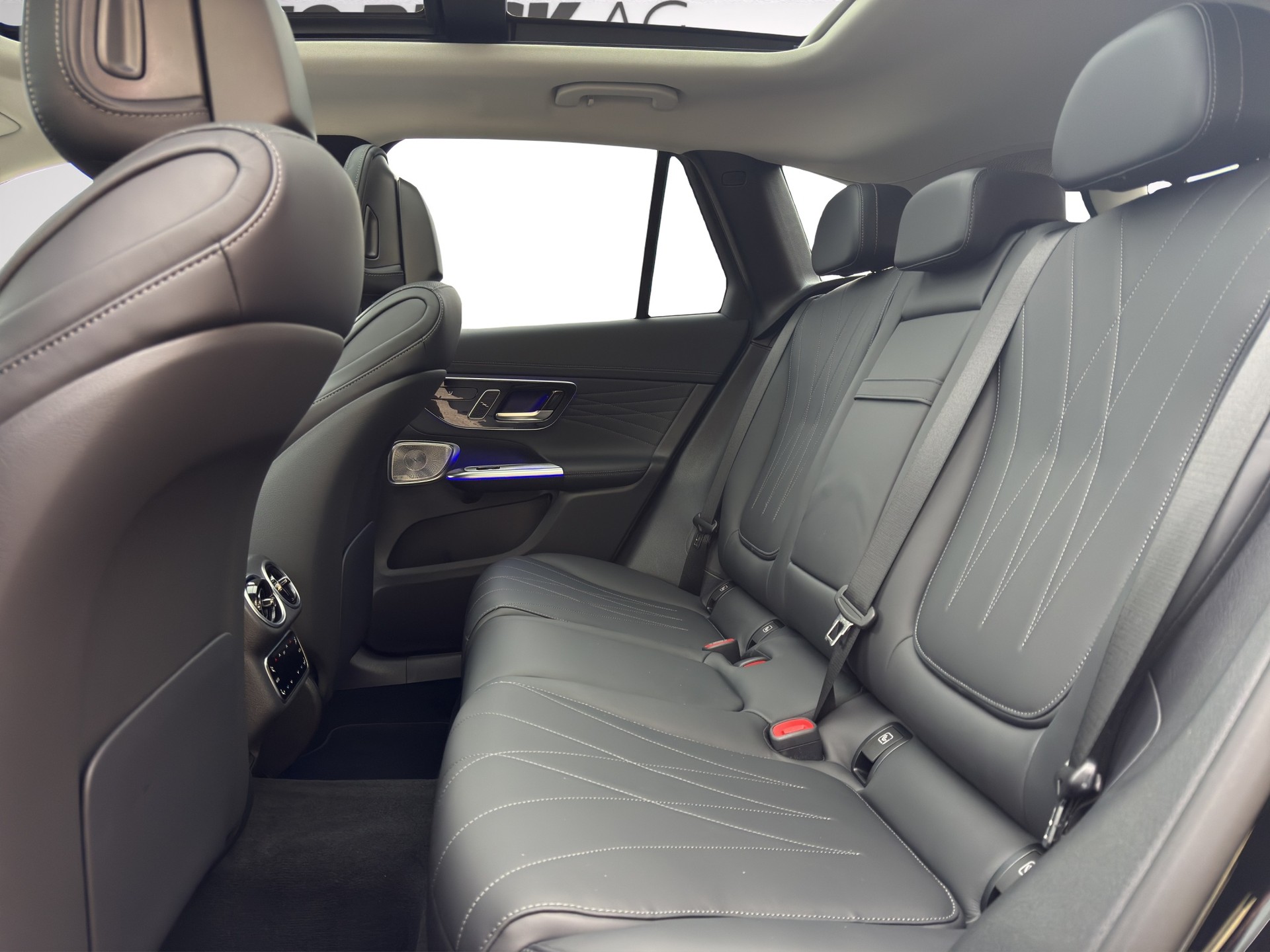 MERCEDES-BENZ GLC 450d AMG 4Matic 9G-Tronic-image-14