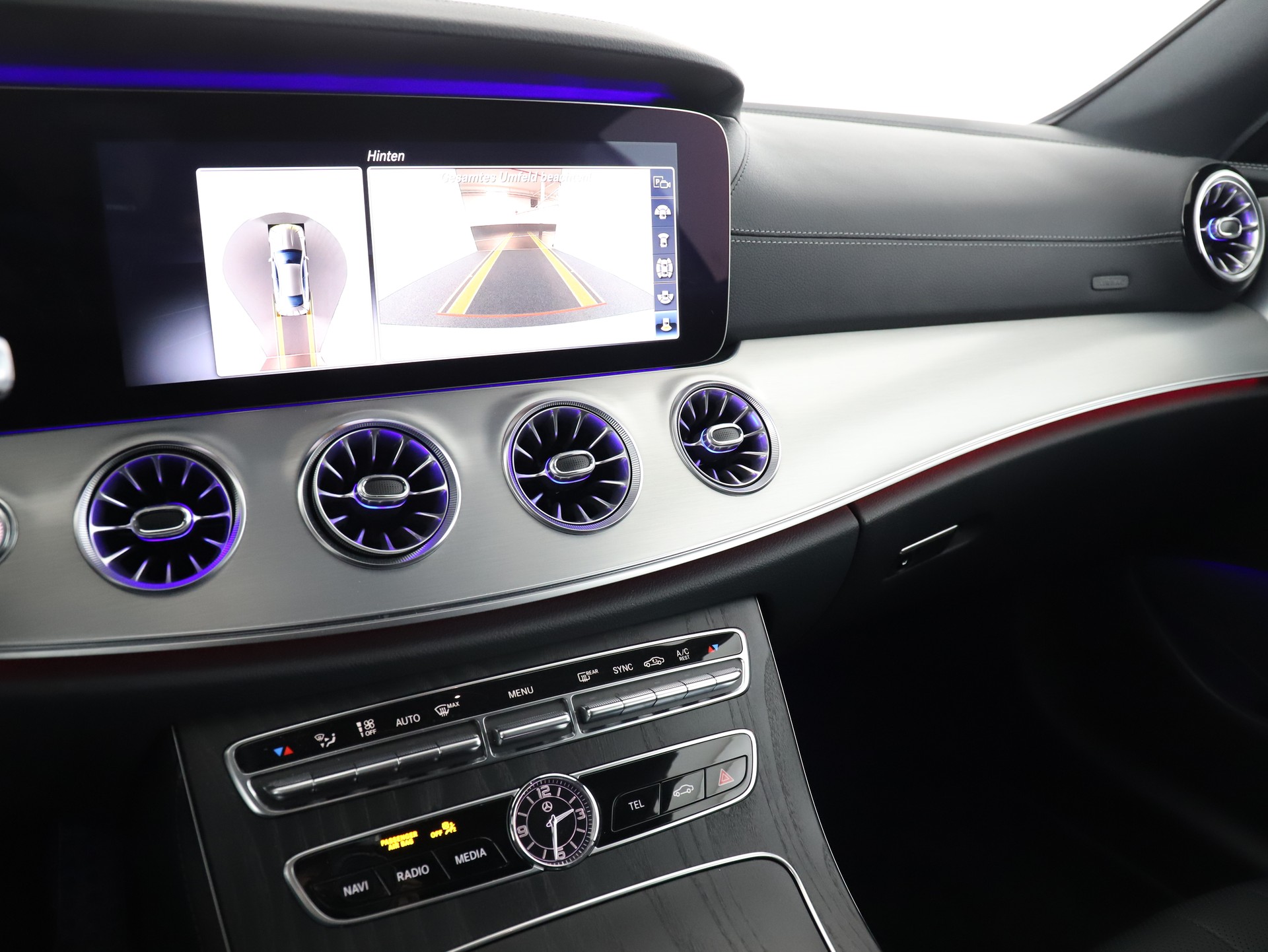 MERCEDES-BENZ E 450 AMG Line 4 Matic-image-14