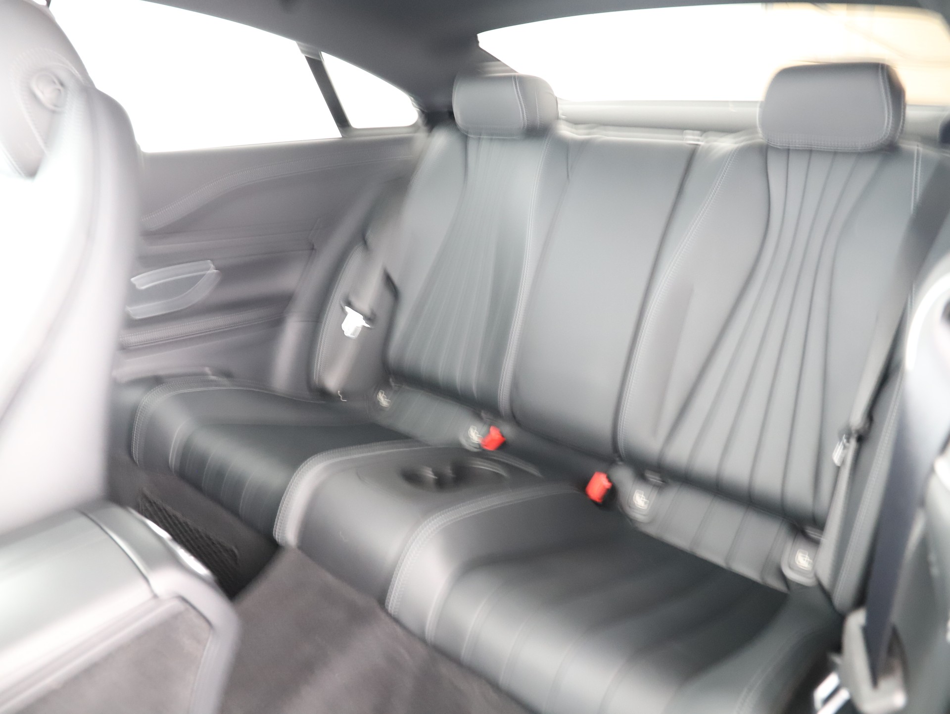 MERCEDES-BENZ E 450 AMG Line 4 Matic-image-13