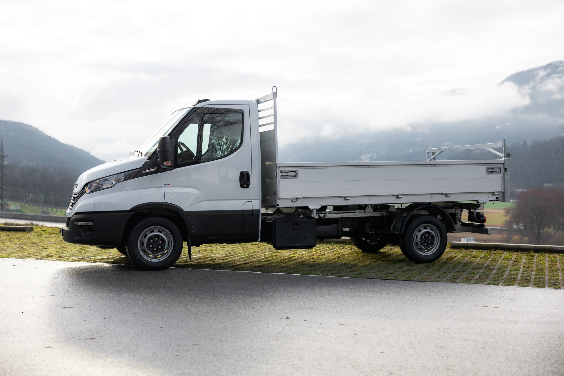 IVECO 35 S 18H A8-F30C Seitenkipper mit AHK-image-3