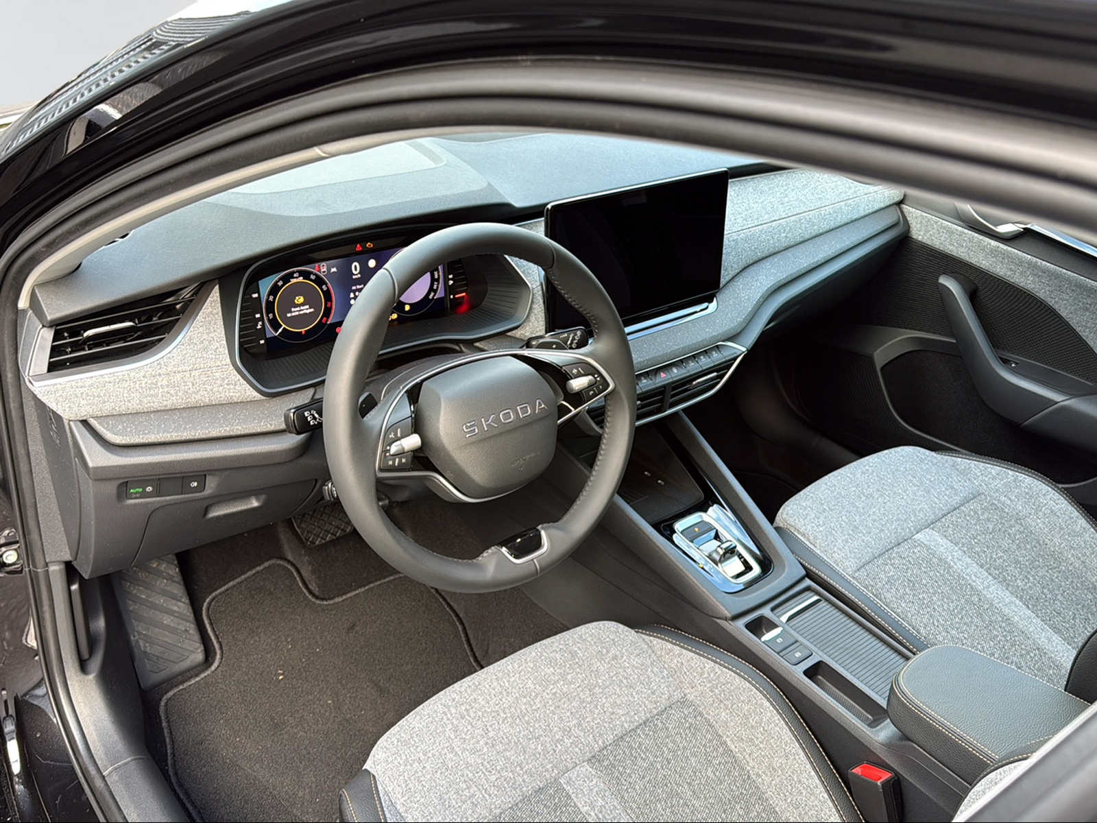 SKODA Octavia Combi 2.0 TSI Selection 4x4 DSG-image-5