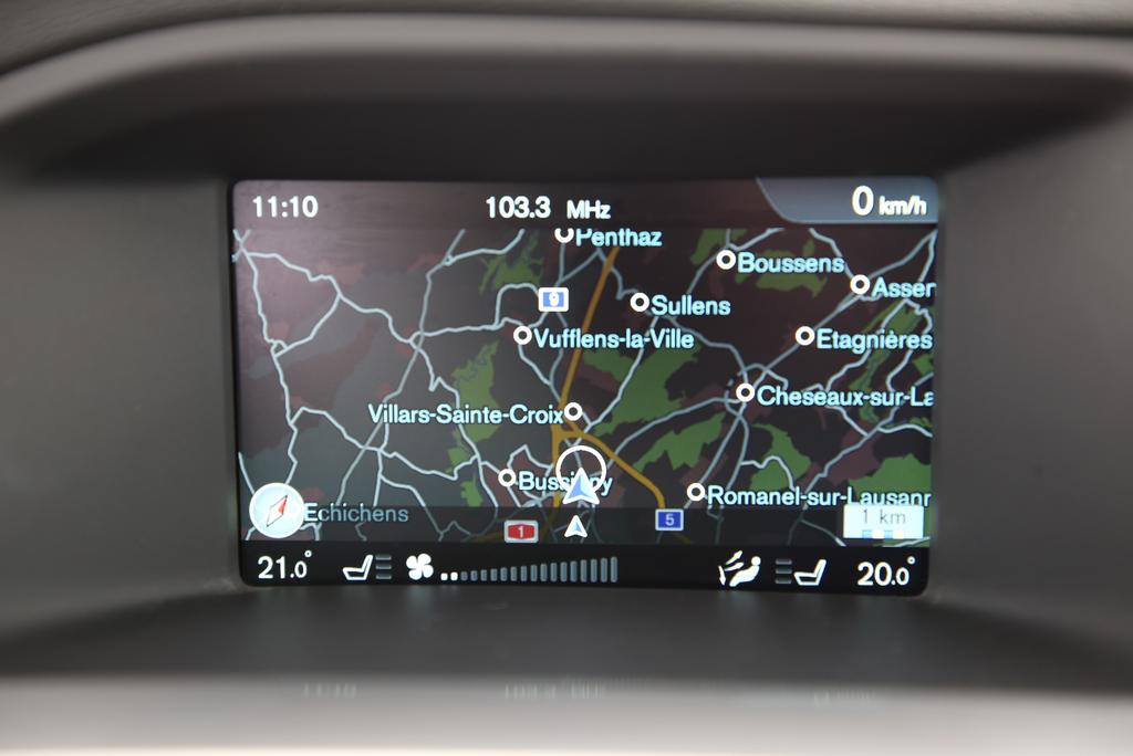 VOLVO V60 2.4 D4 Summum AWD-image-6