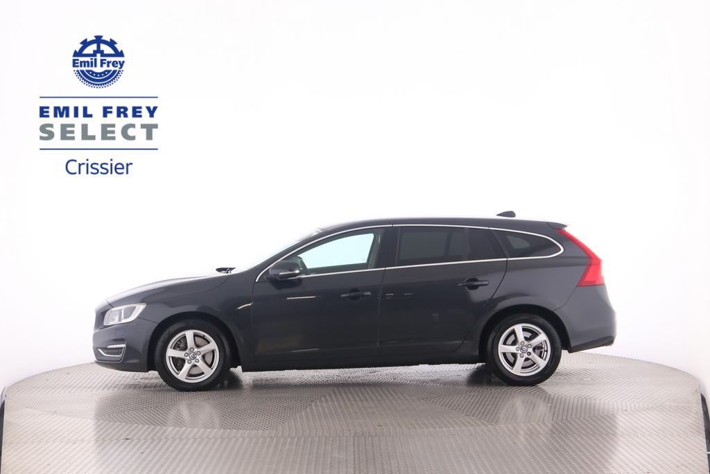 VOLVO V60 2.4 D4 Summum AWD-image-2