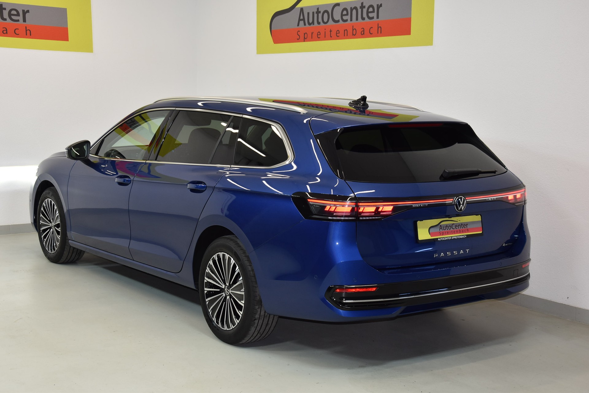 VW Passat Variant 2.0 TDI evo Elegance 4 Motion DSG-image-12